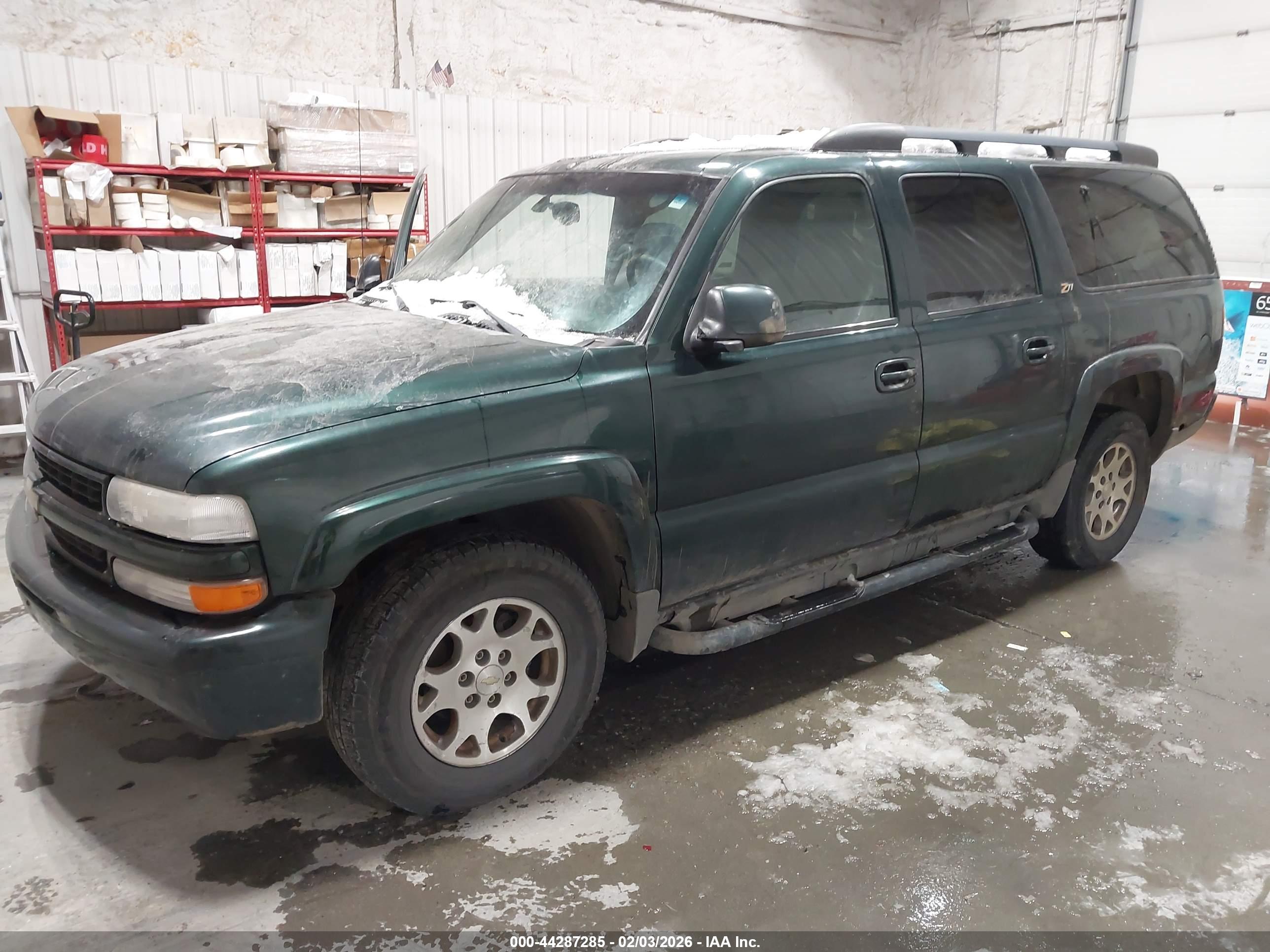 CHEVROLET SUBURBAN image 2