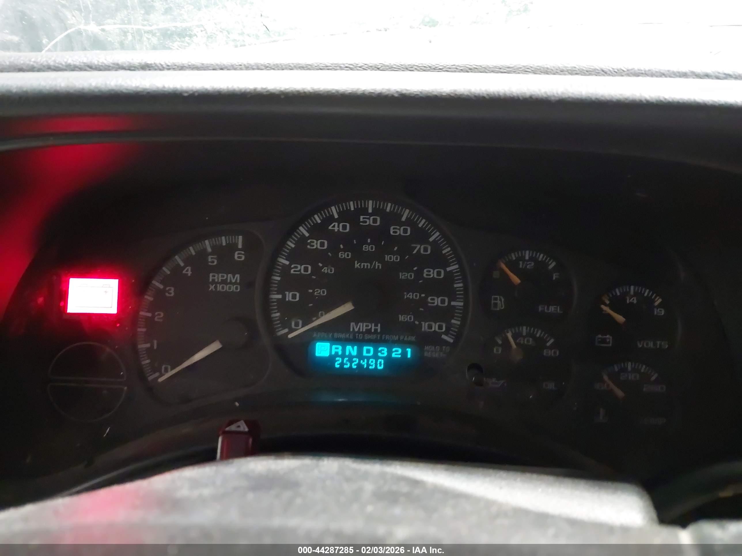 CHEVROLET SUBURBAN image 7