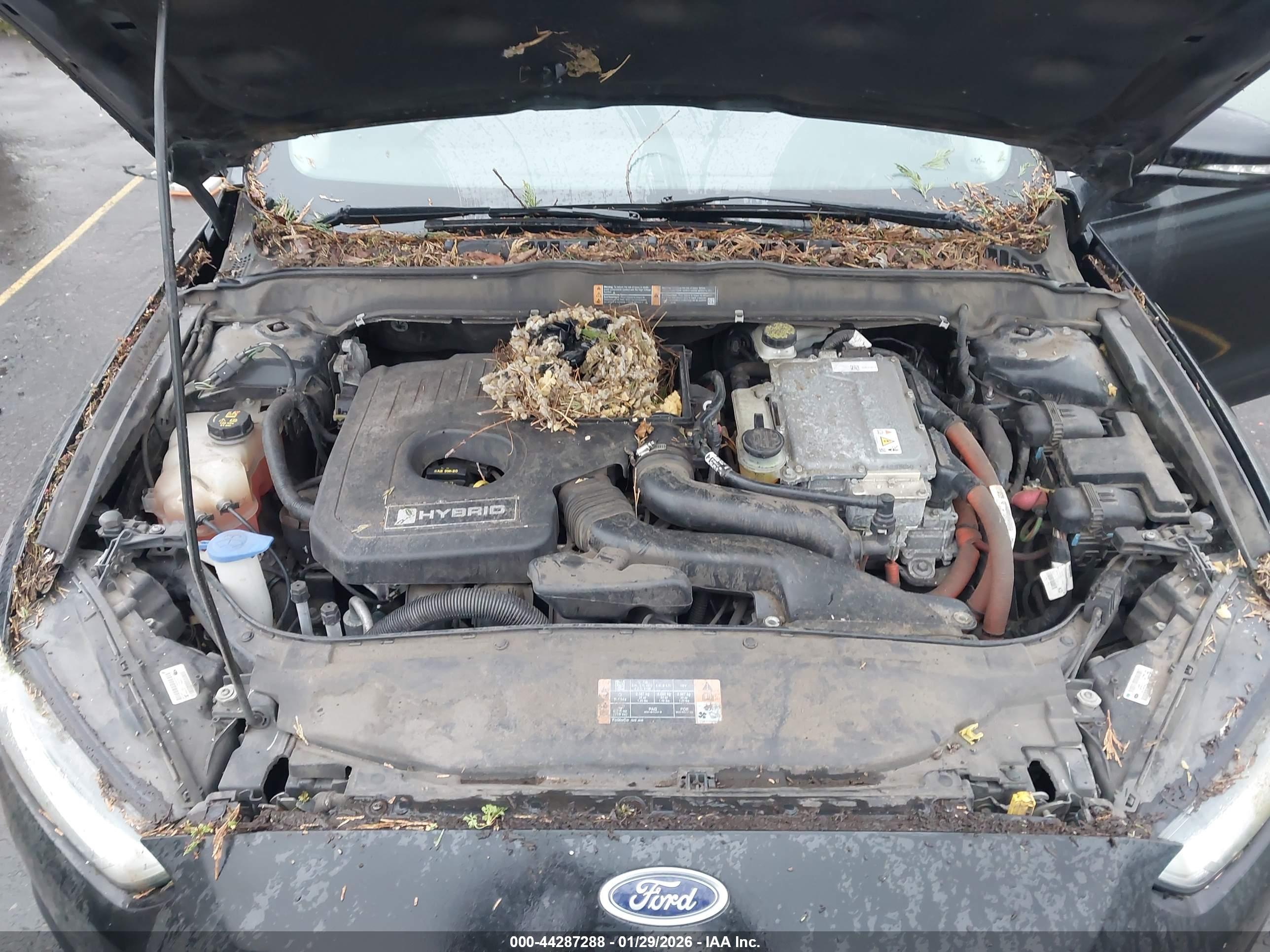 FORD FUSION image 10