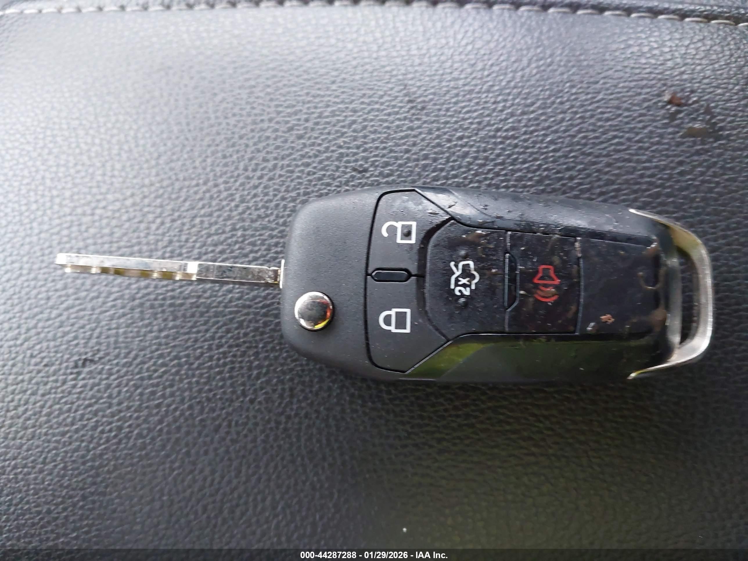 FORD FUSION image 11