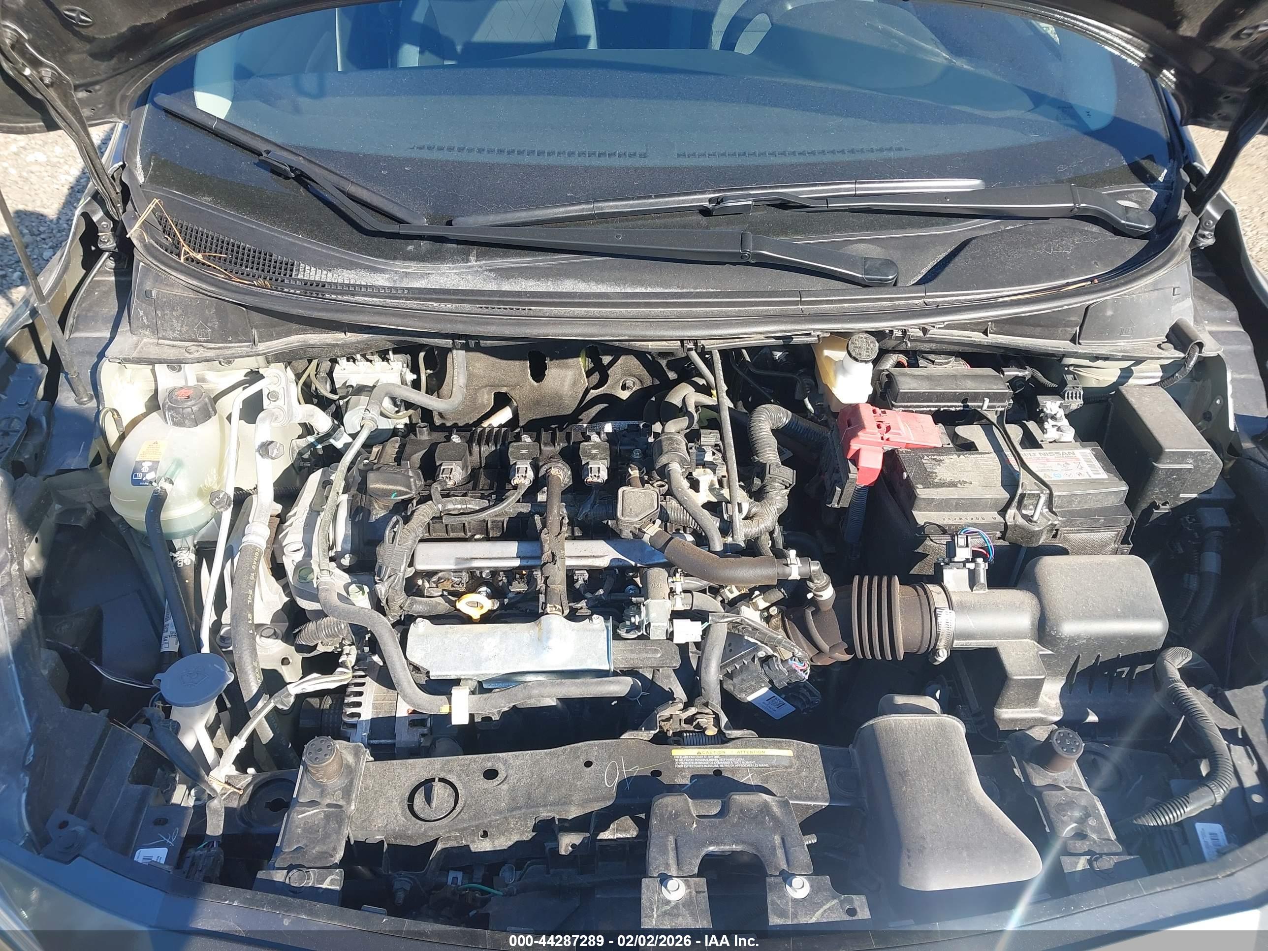 NISSAN VERSA image 10