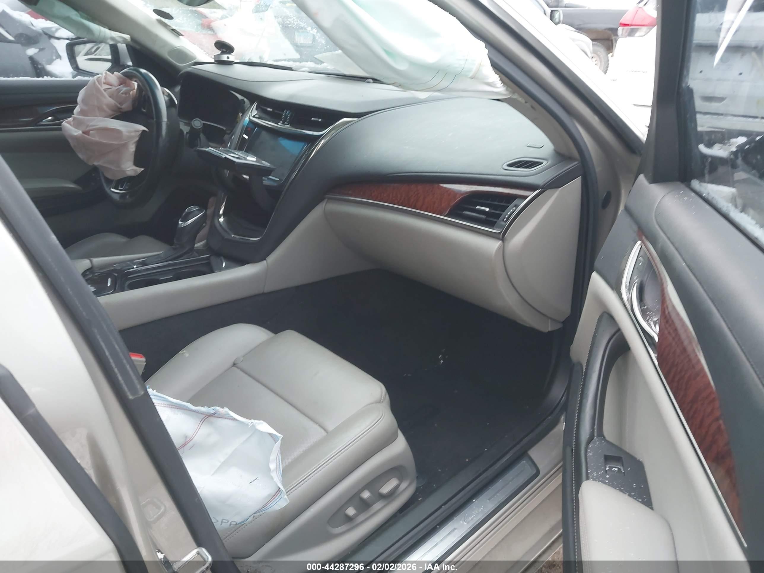 CADILLAC CTS image 5