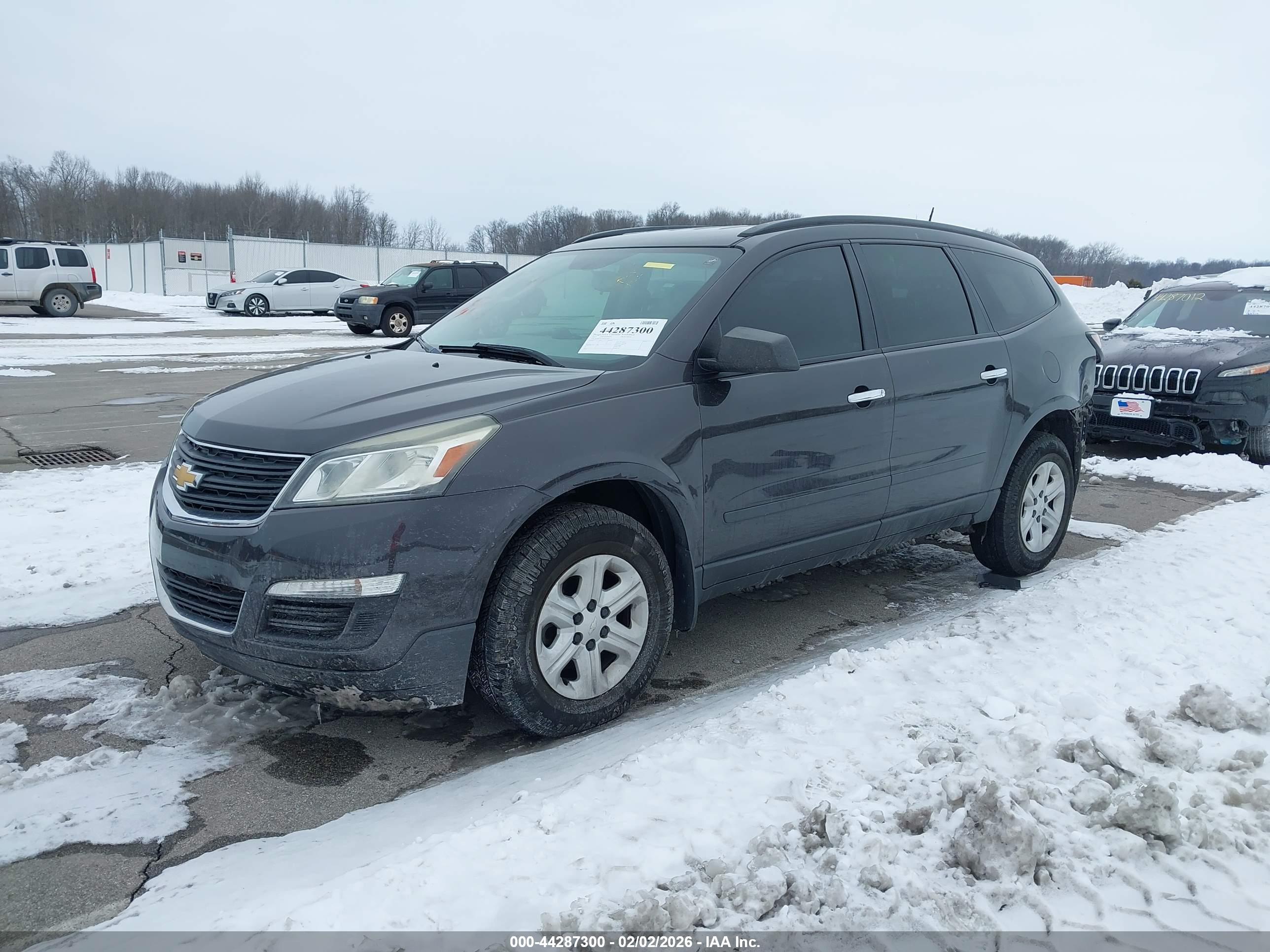 CHEVROLET TRAVERSE image 2