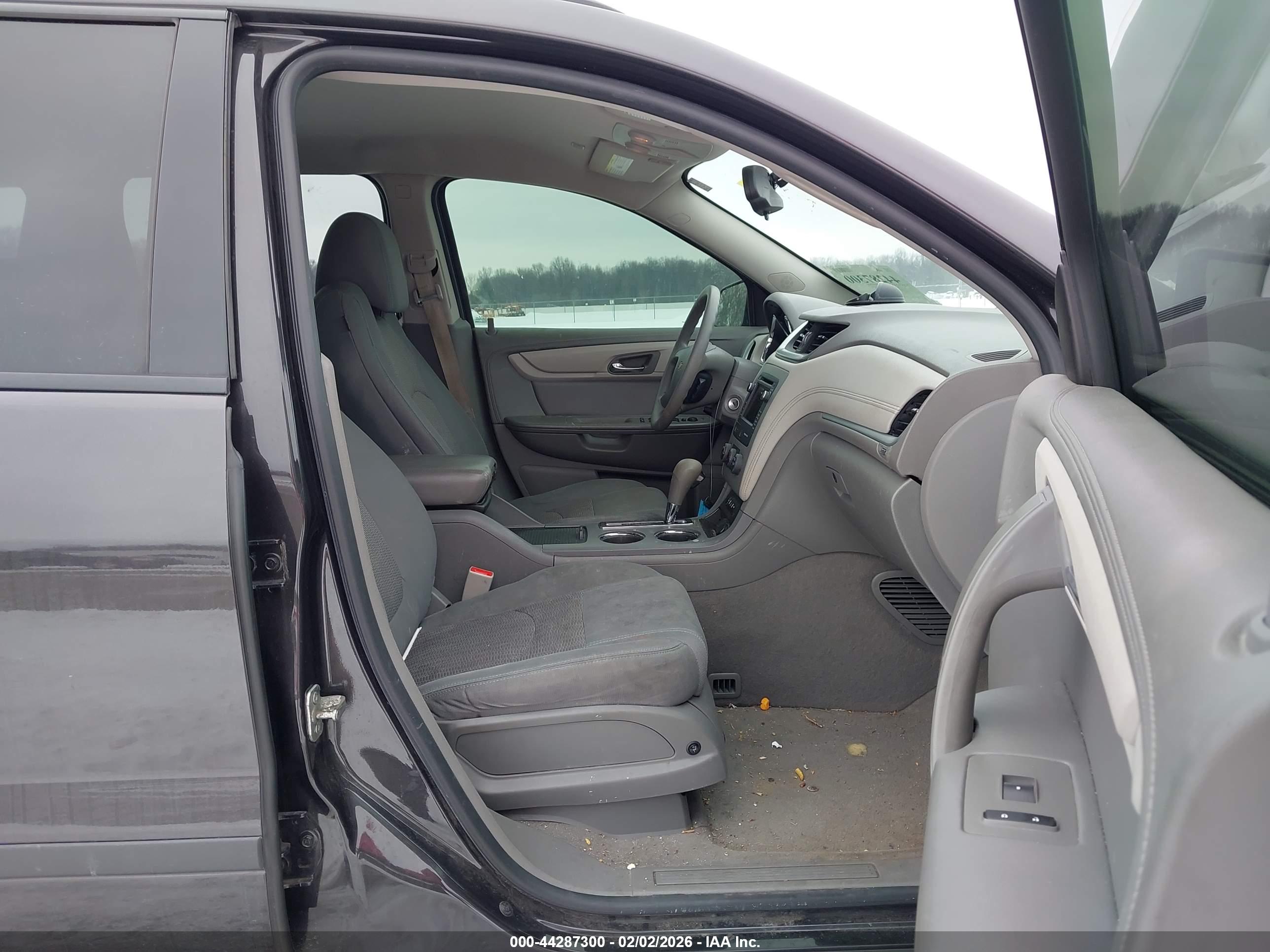 CHEVROLET TRAVERSE image 5