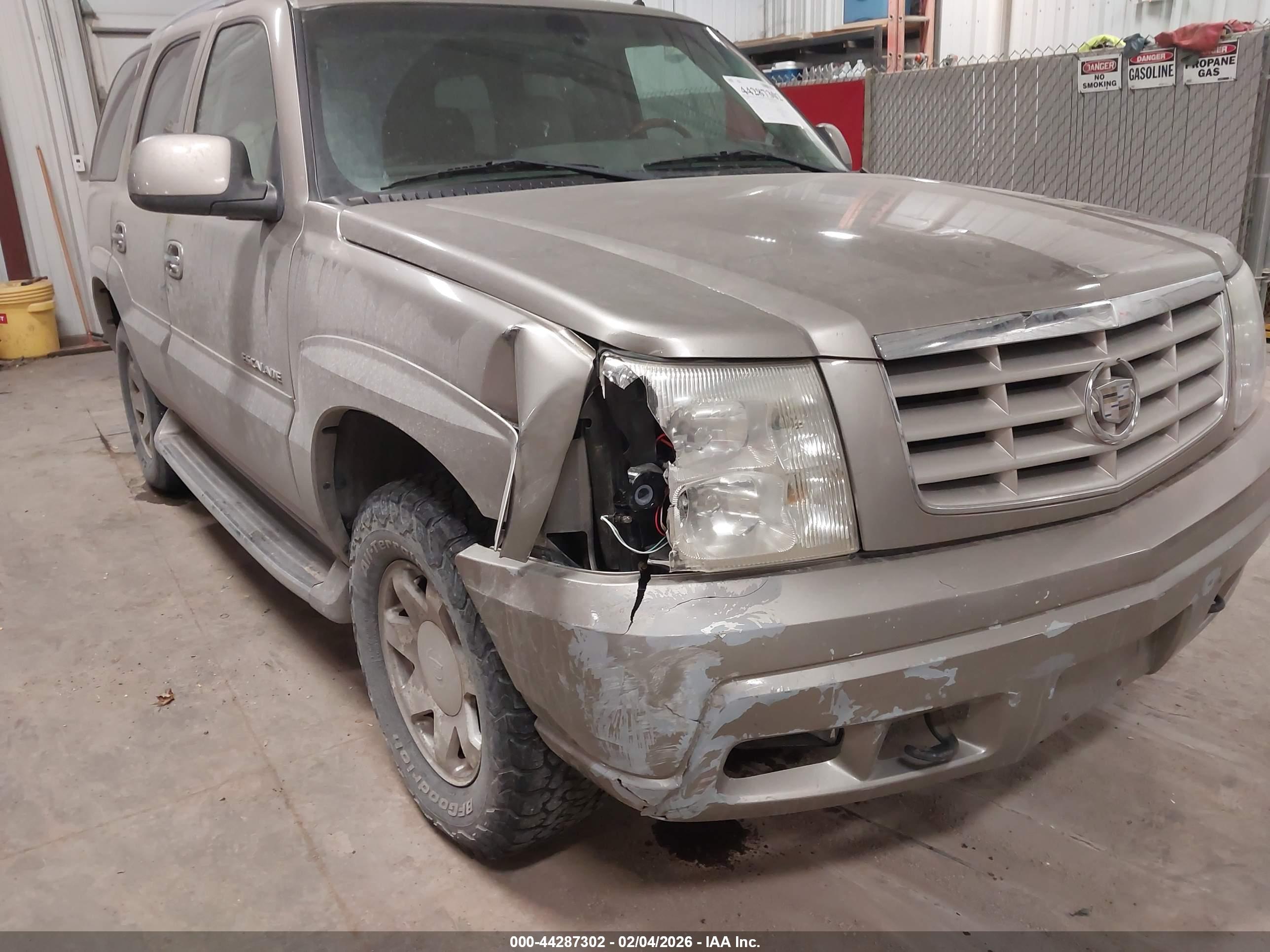 CADILLAC ESCALADE image 6