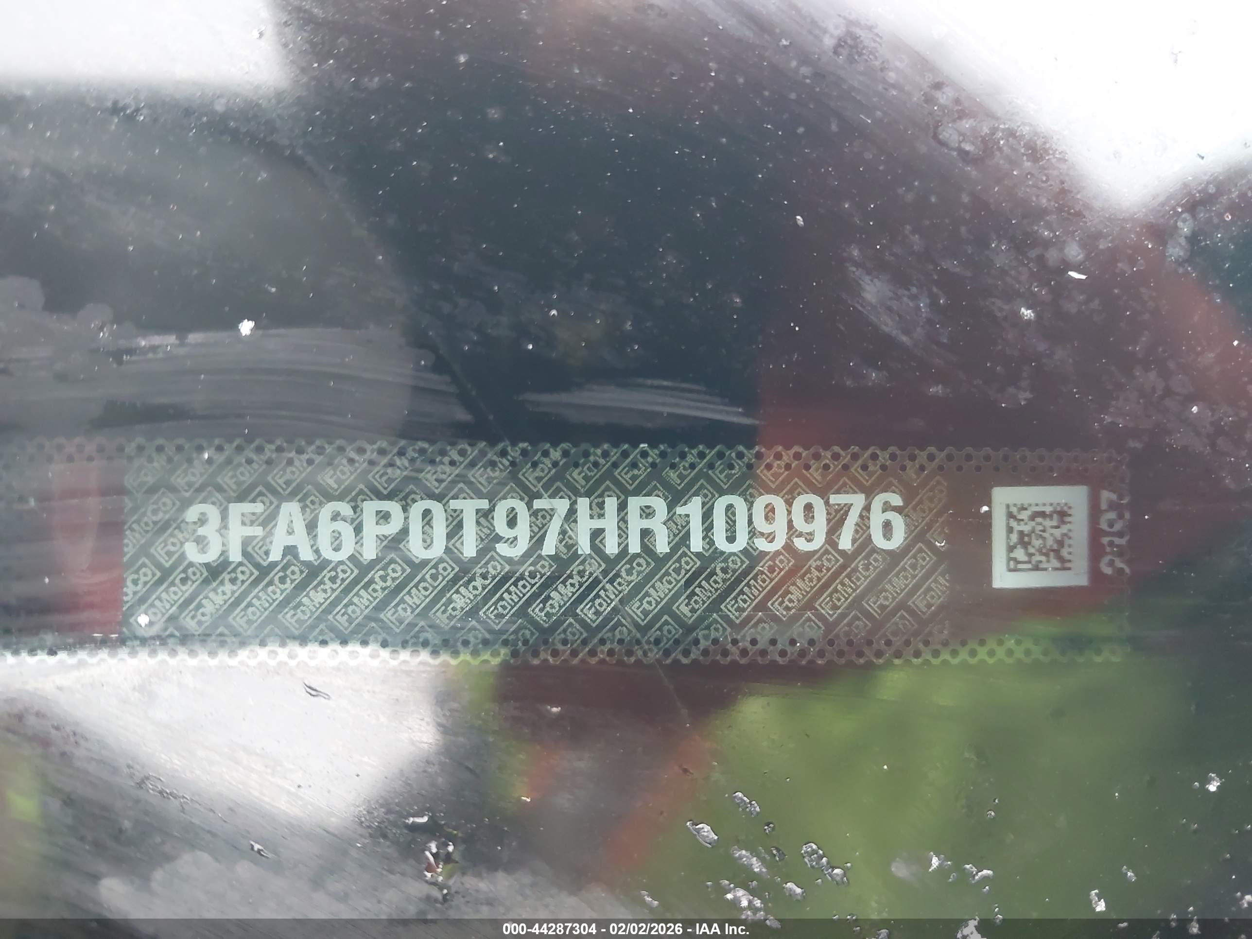 FORD FUSION image 9