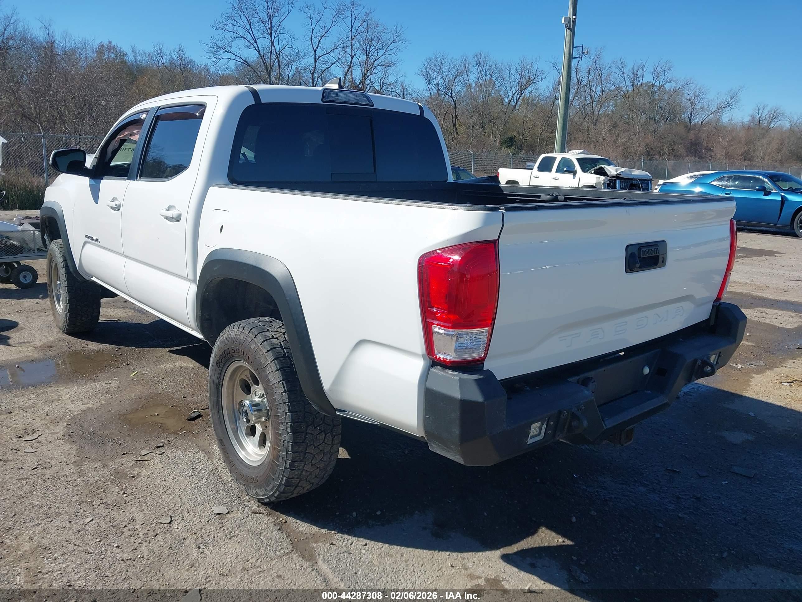TOYOTA TACOMA image 3