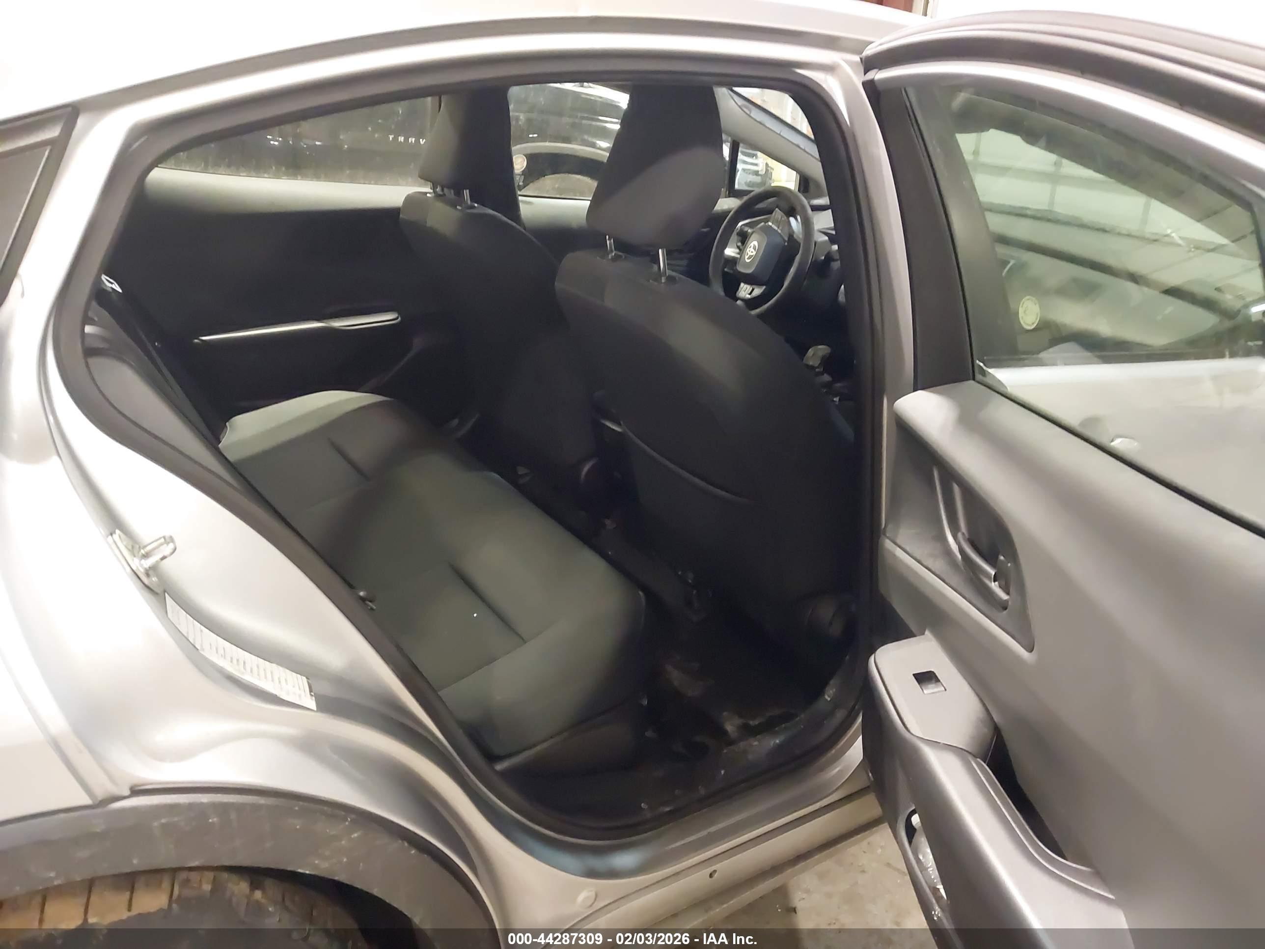 TOYOTA PRIUS image 8