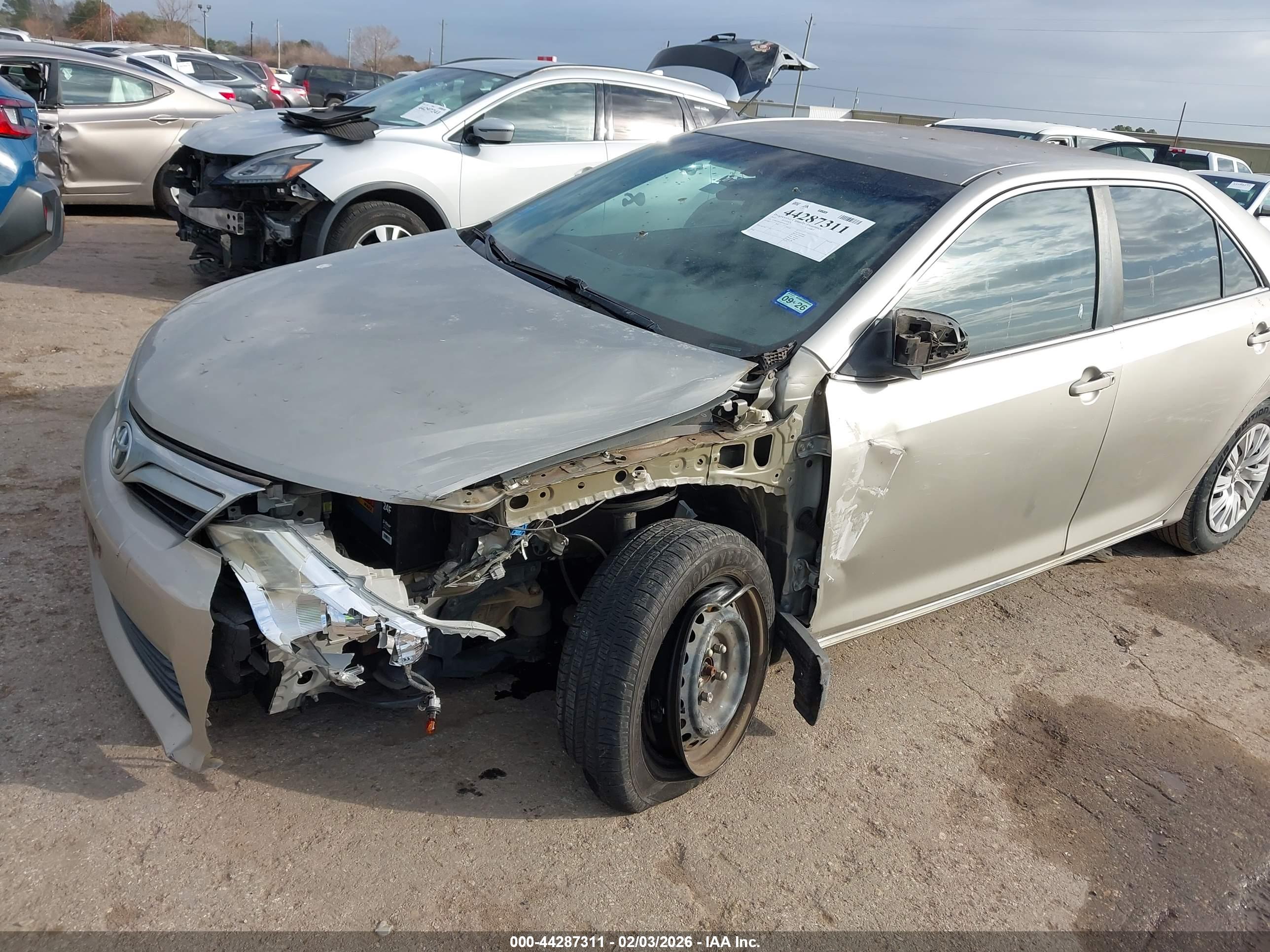 TOYOTA CAMRY image 2