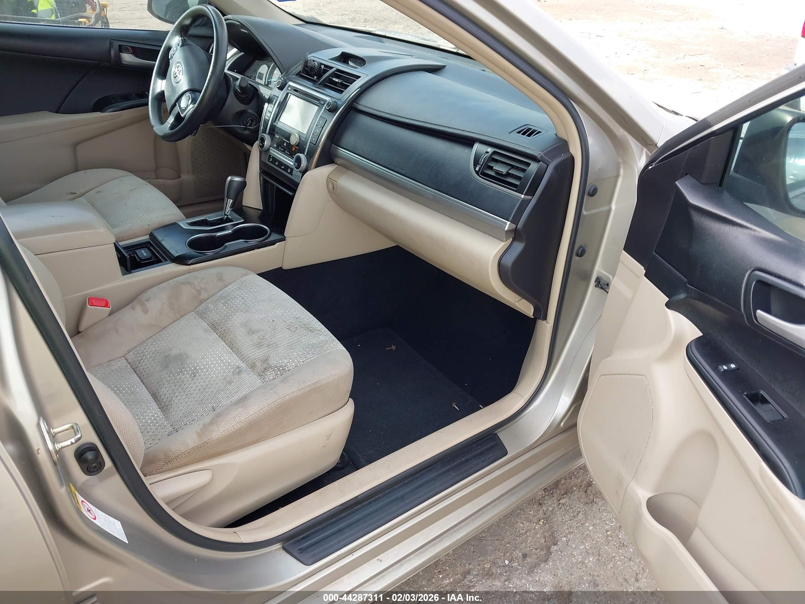 TOYOTA CAMRY image 5