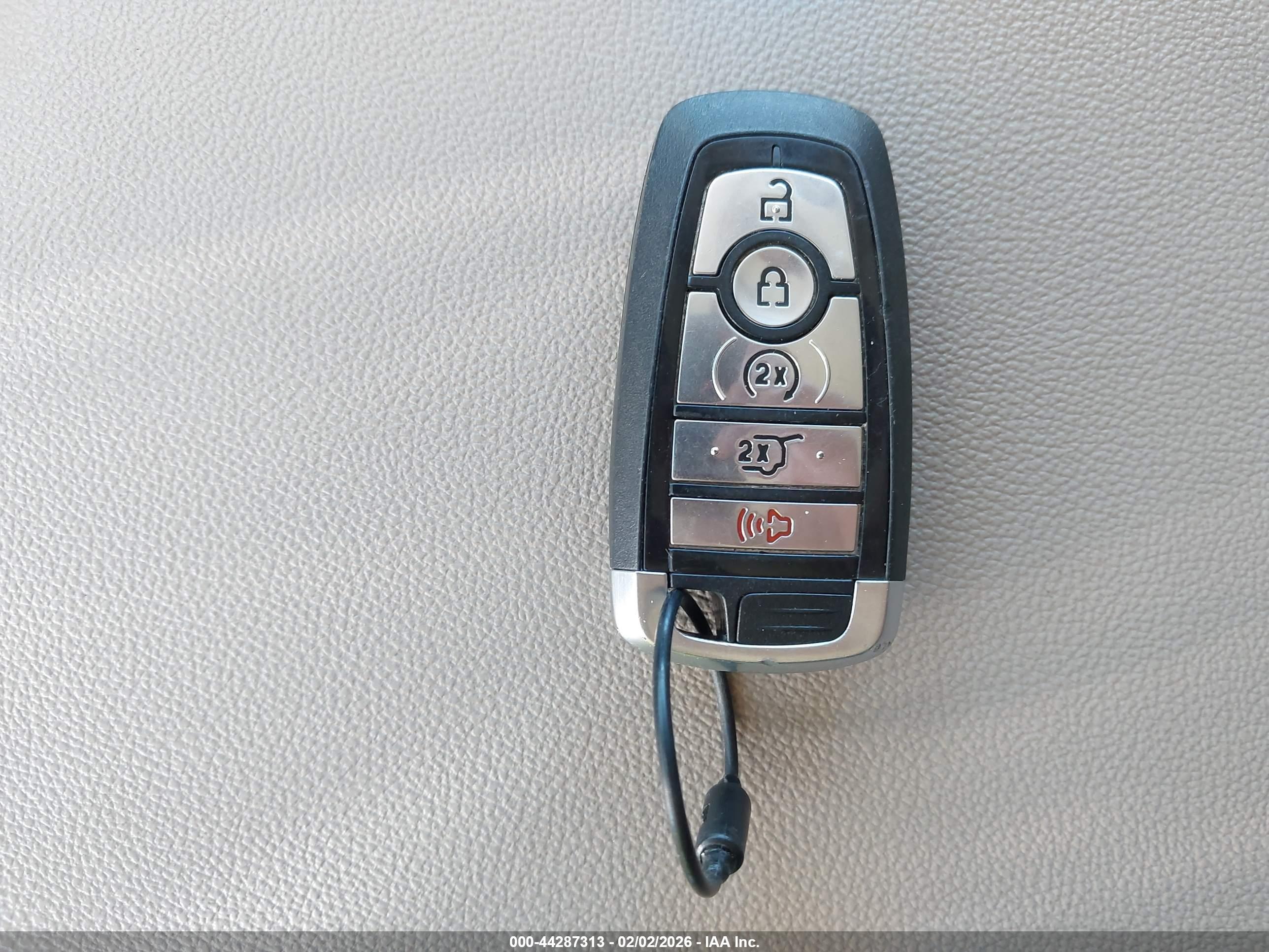 FORD EXPEDITION image 11
