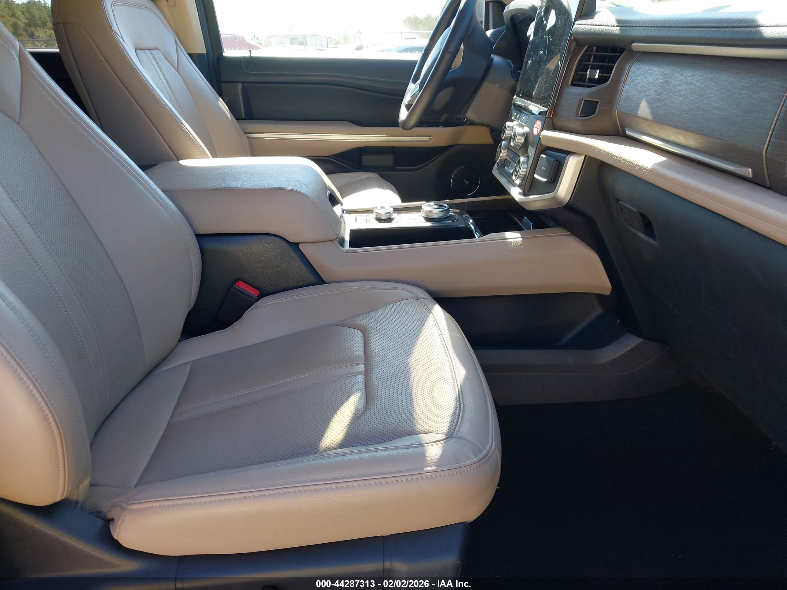 FORD EXPEDITION image 5