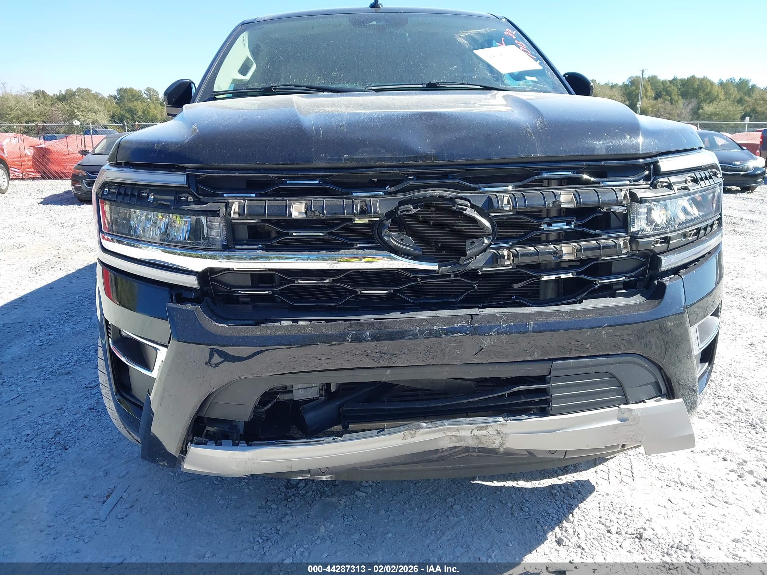 FORD EXPEDITION image 6