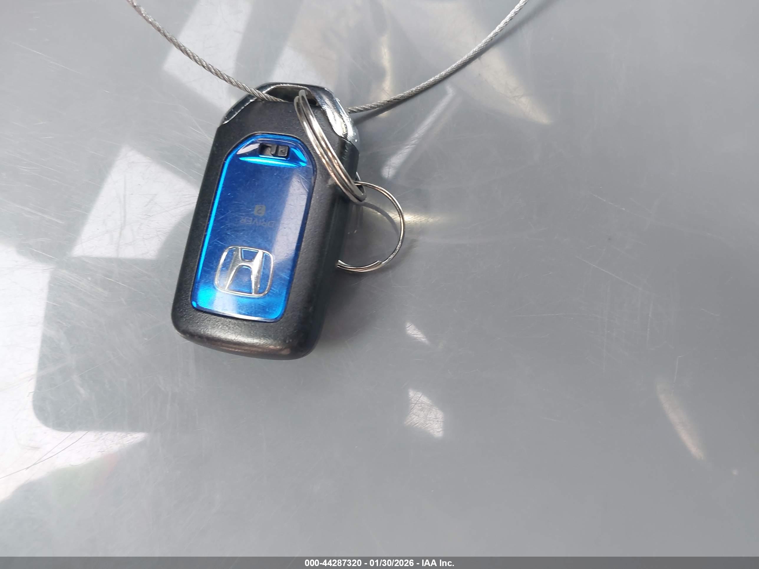 HONDA CLARITY image 11