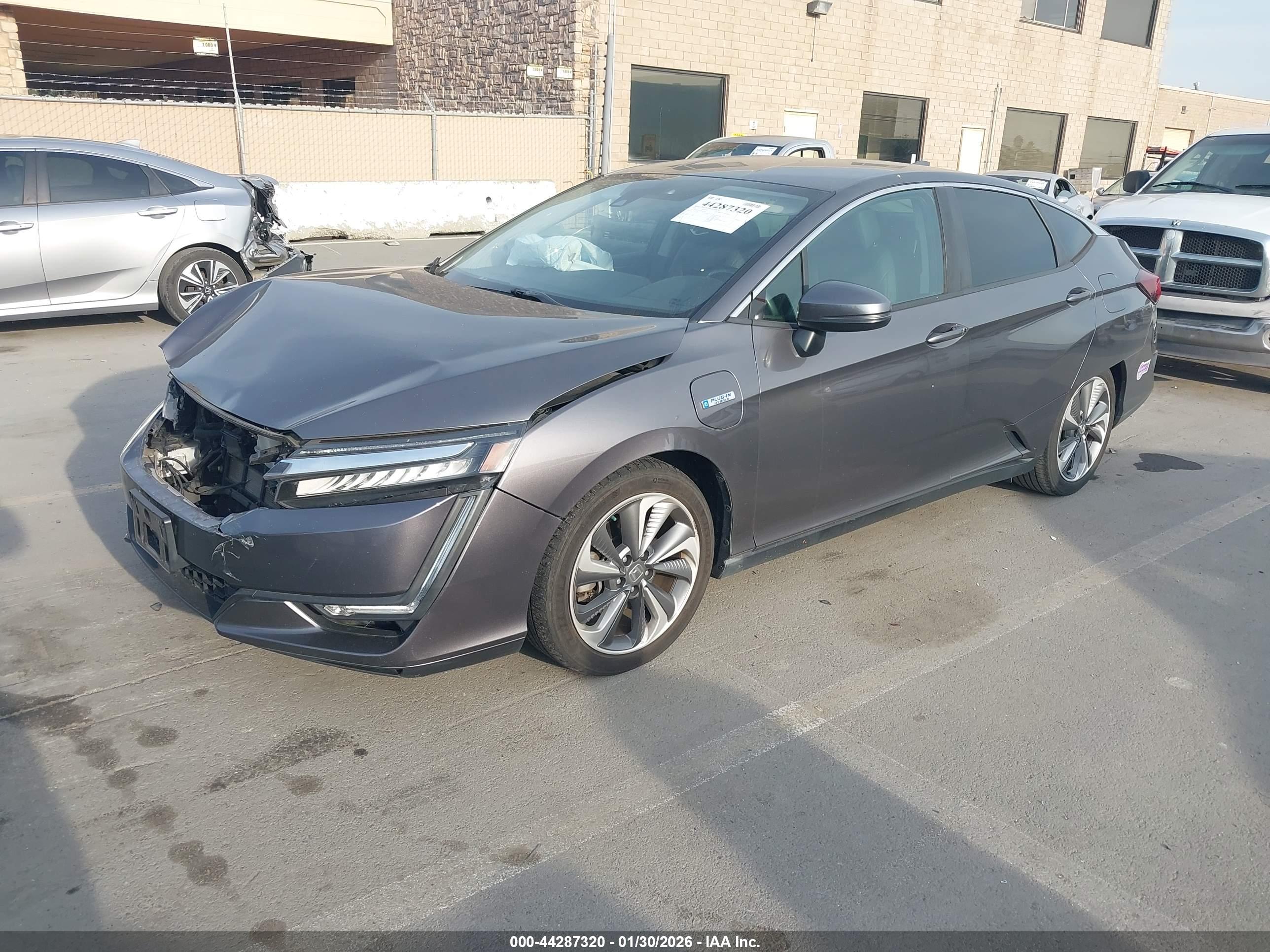 HONDA CLARITY image 2