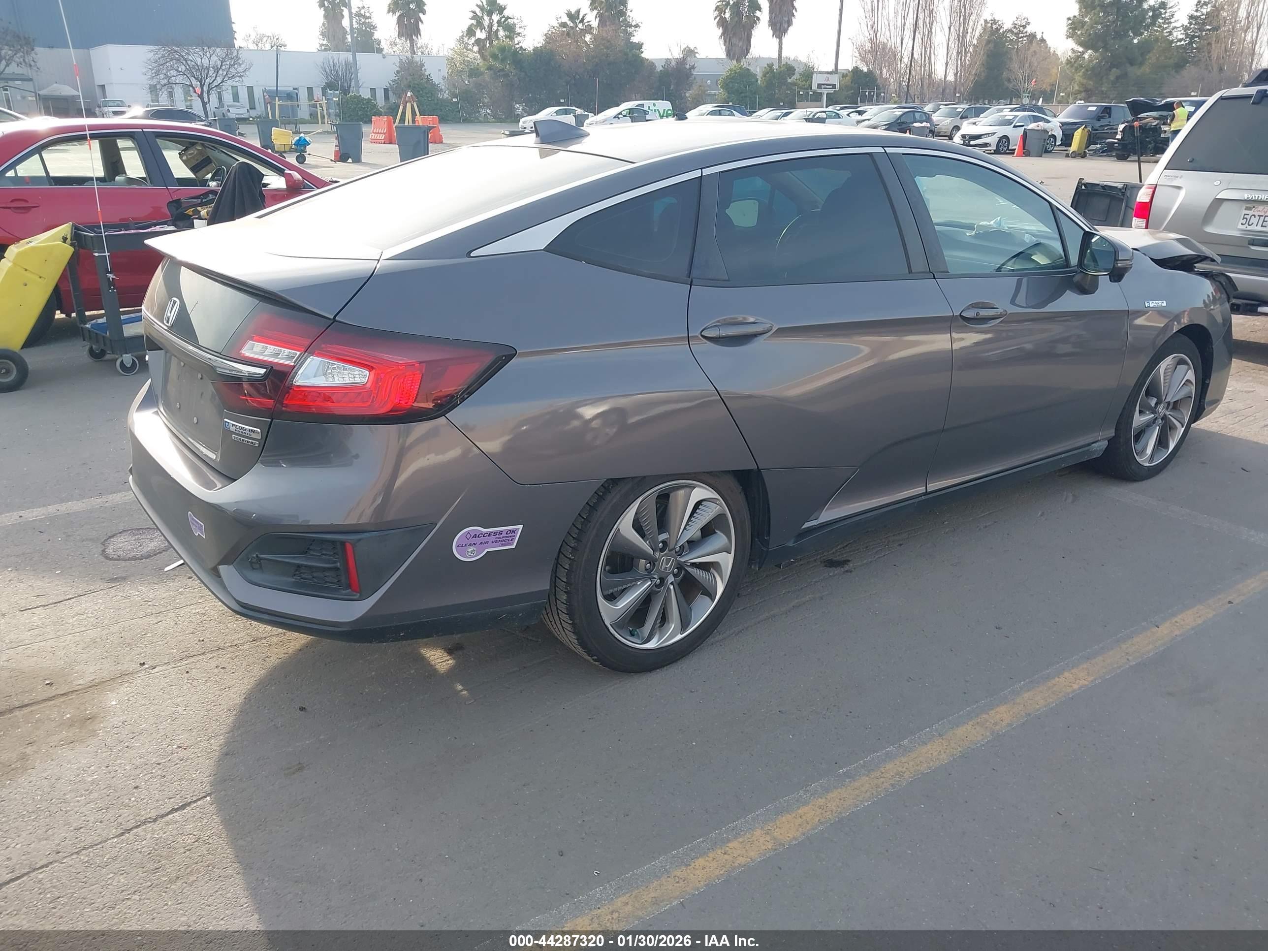 HONDA CLARITY image 4