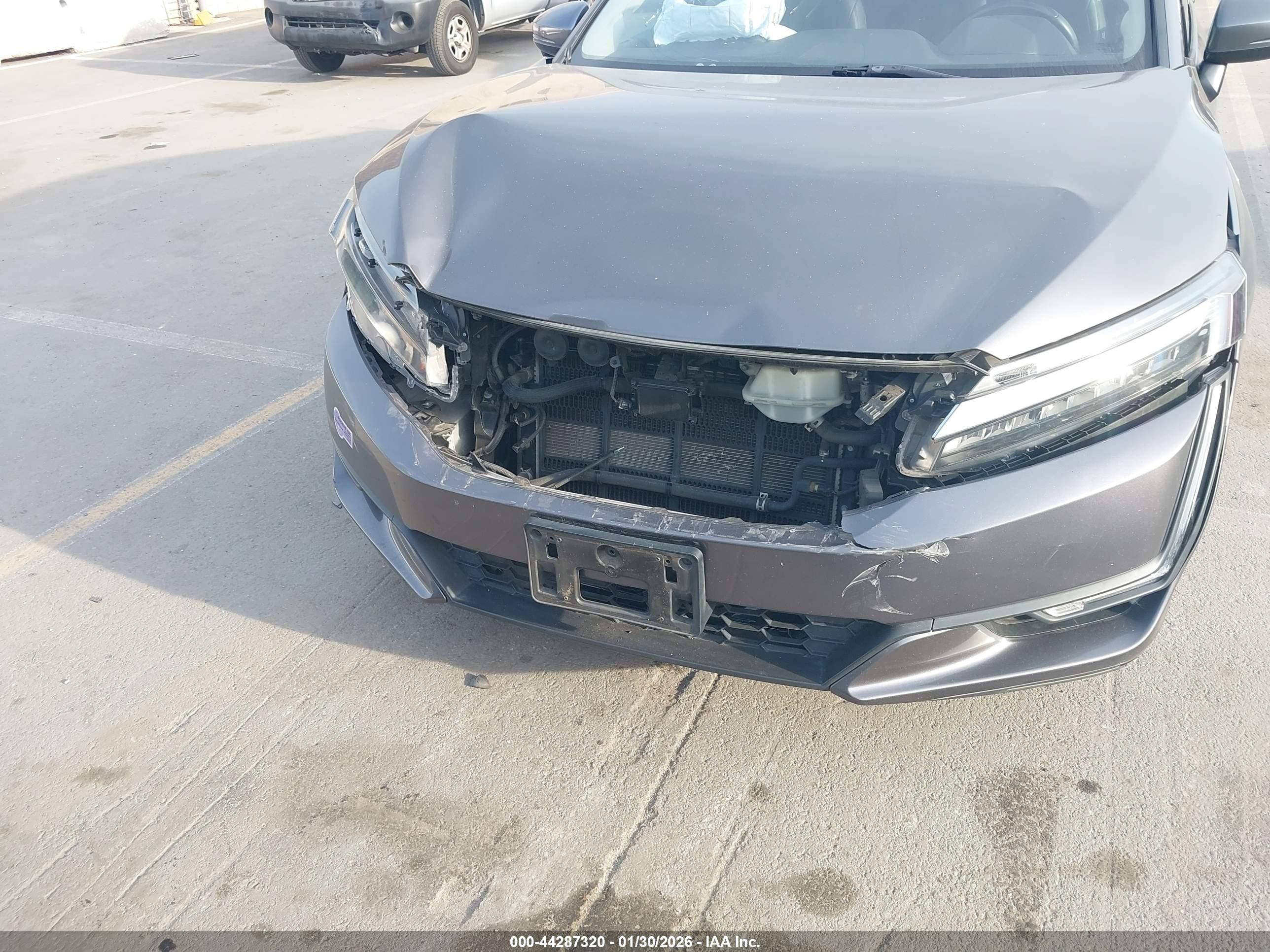 HONDA CLARITY image 6