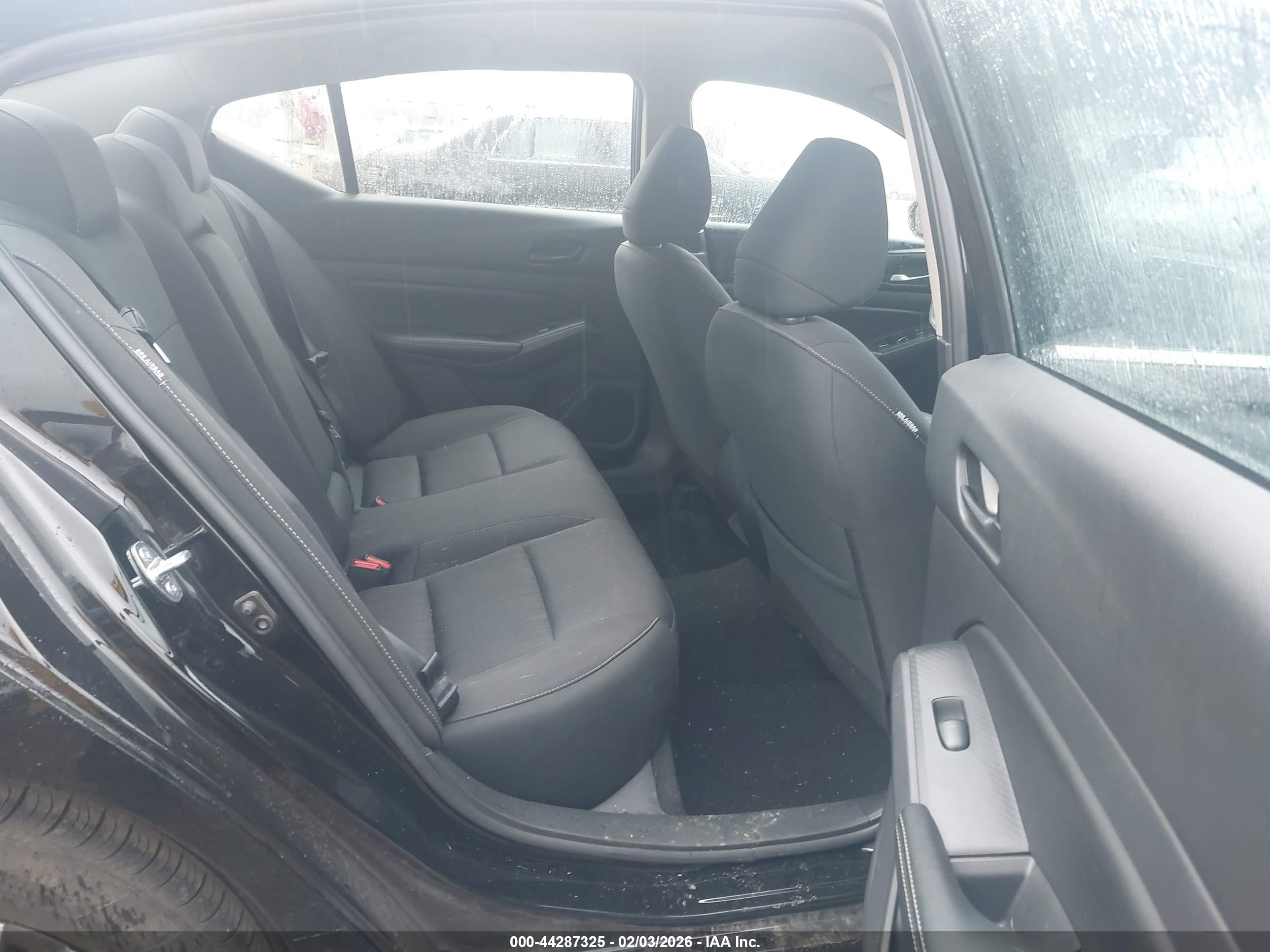 NISSAN ALTIMA image 8