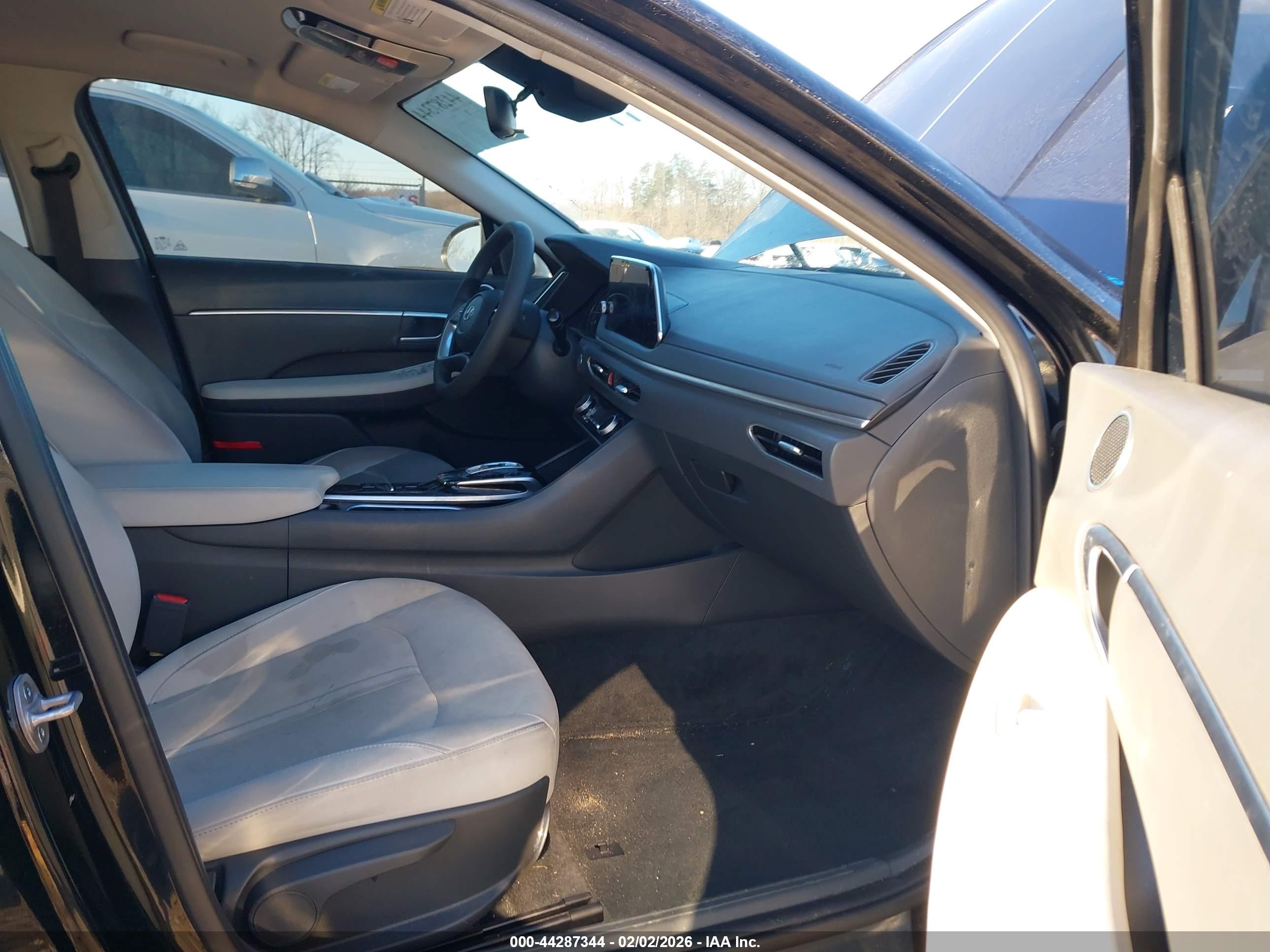HYUNDAI SONATA image 5