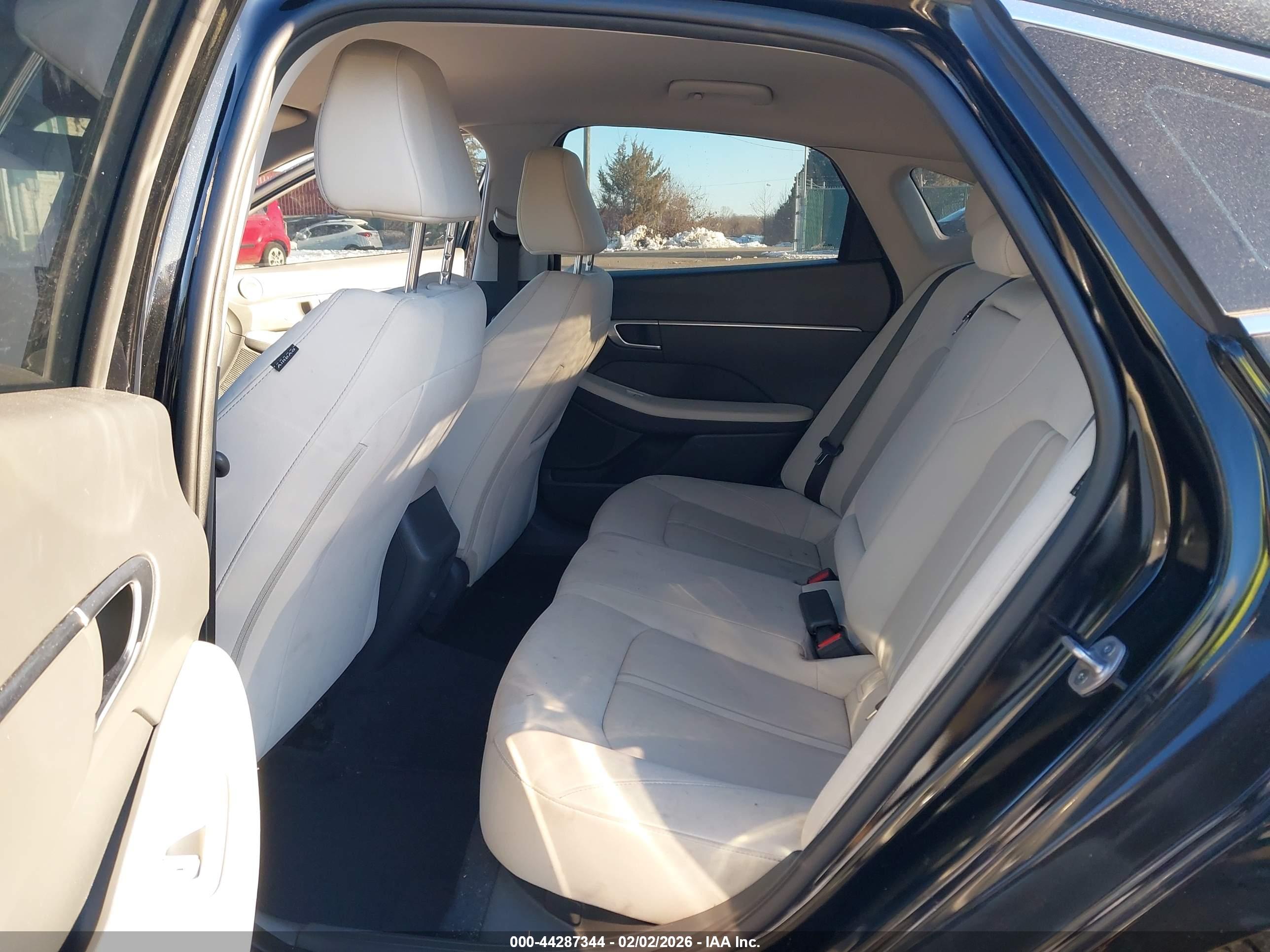 HYUNDAI SONATA image 8