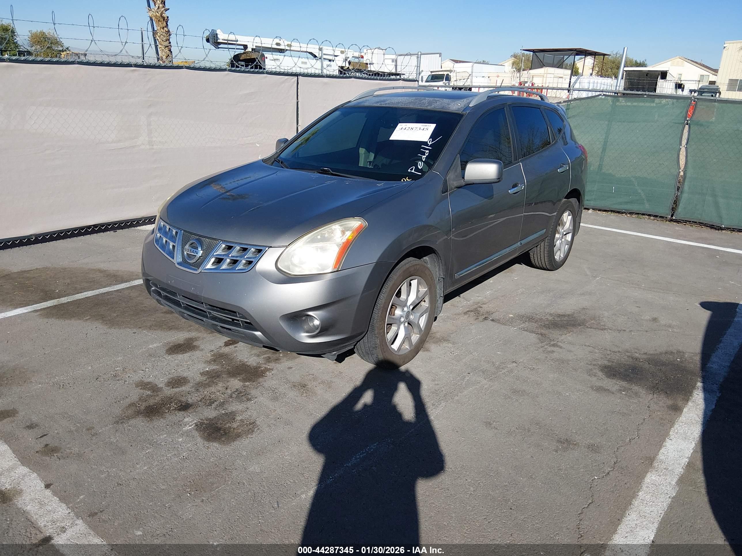 NISSAN ROGUE image 2