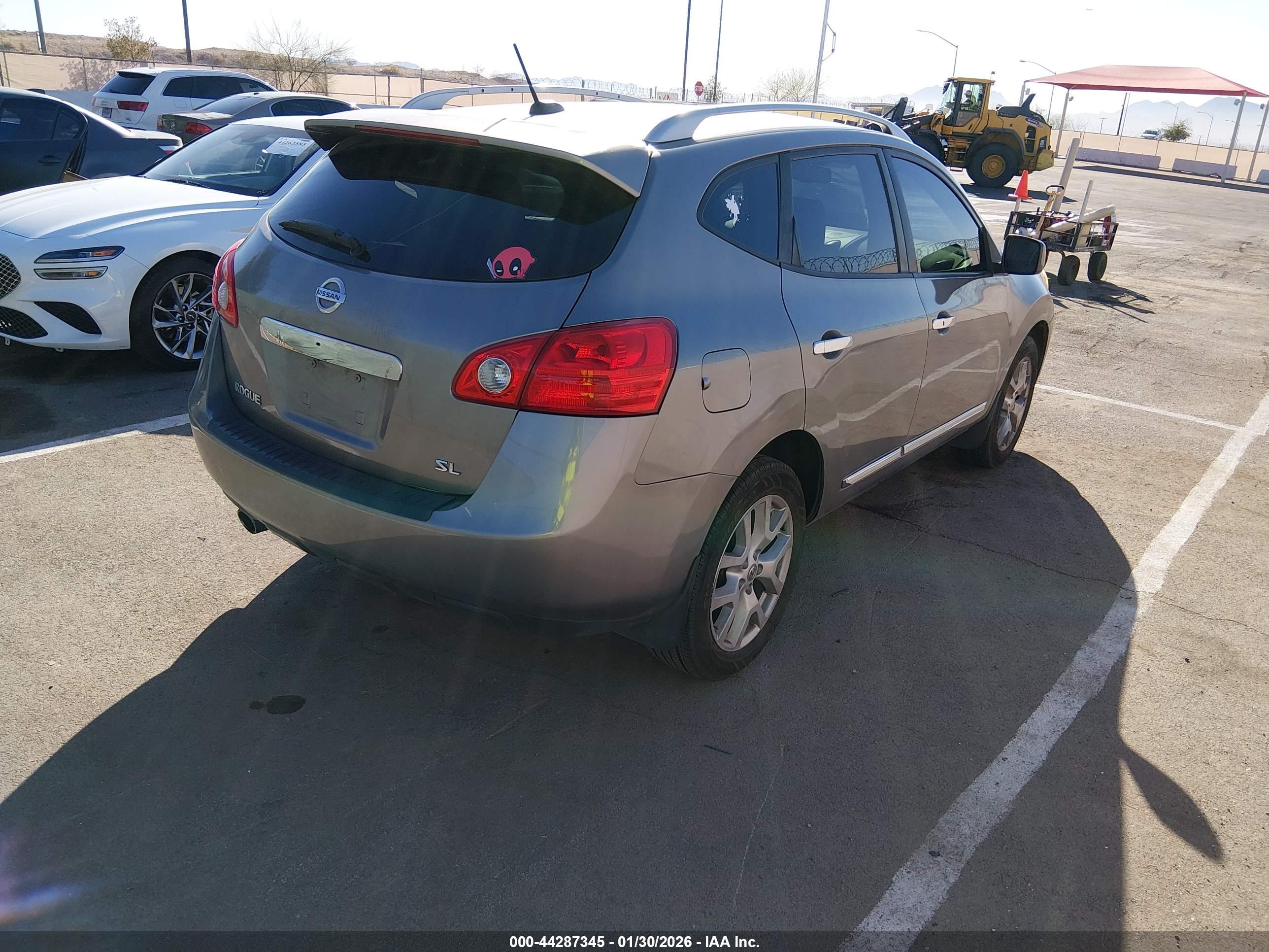 NISSAN ROGUE image 4