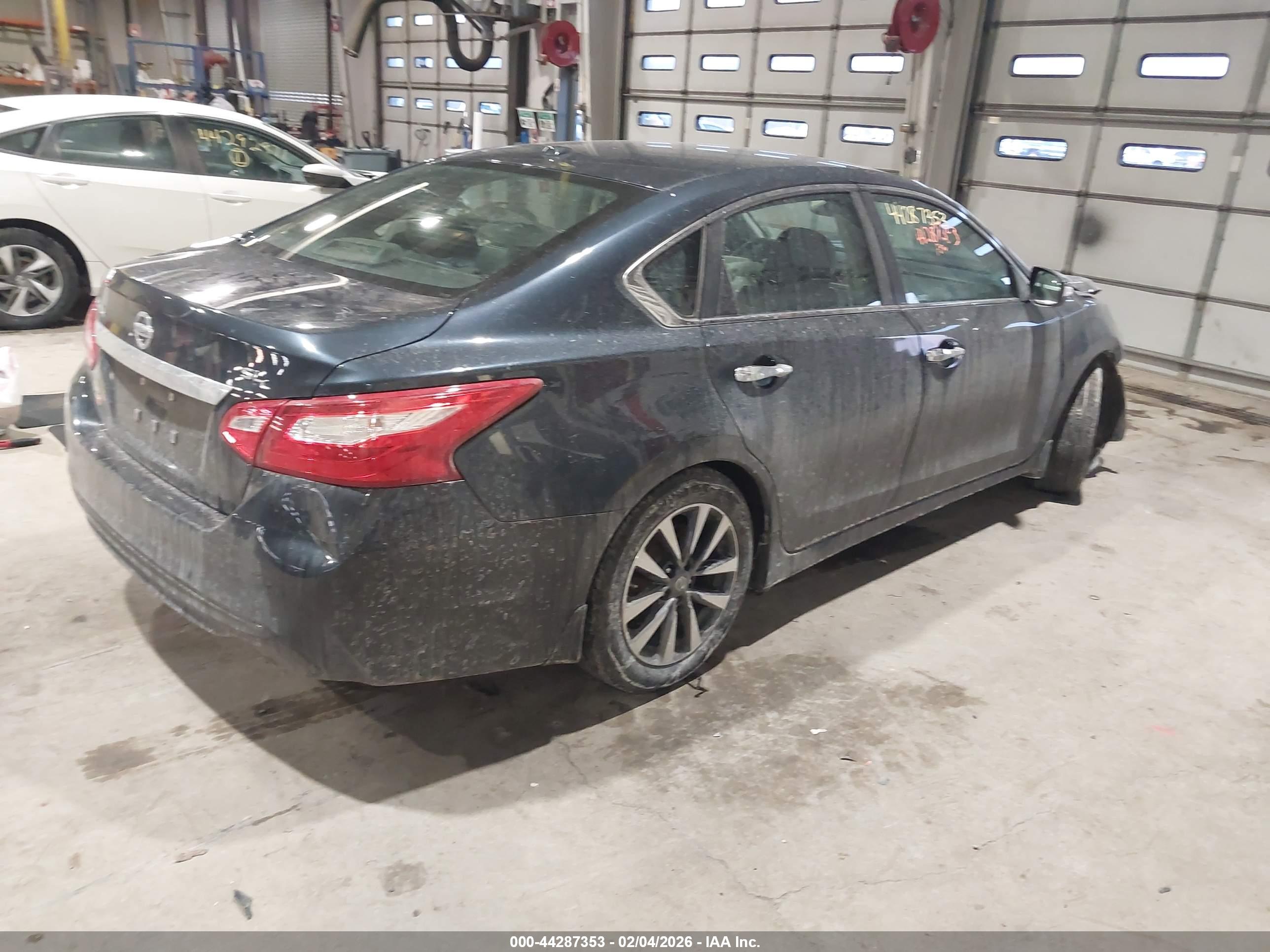 NISSAN ALTIMA image 4