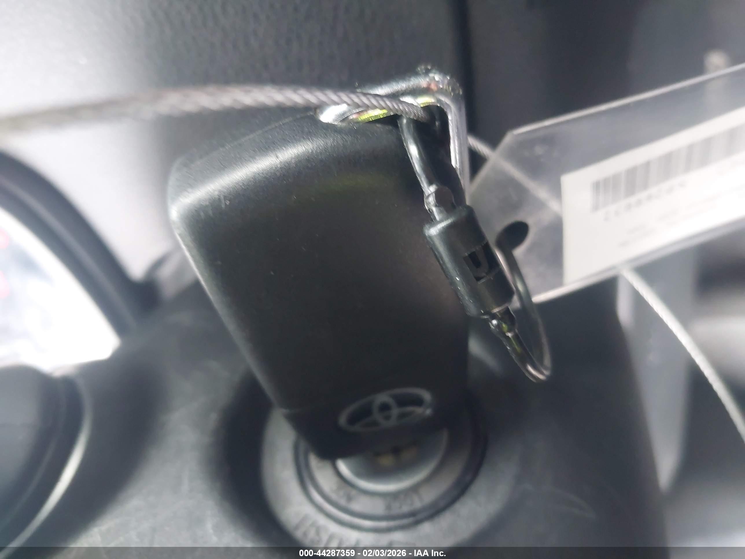 TOYOTA COROLLA image 11