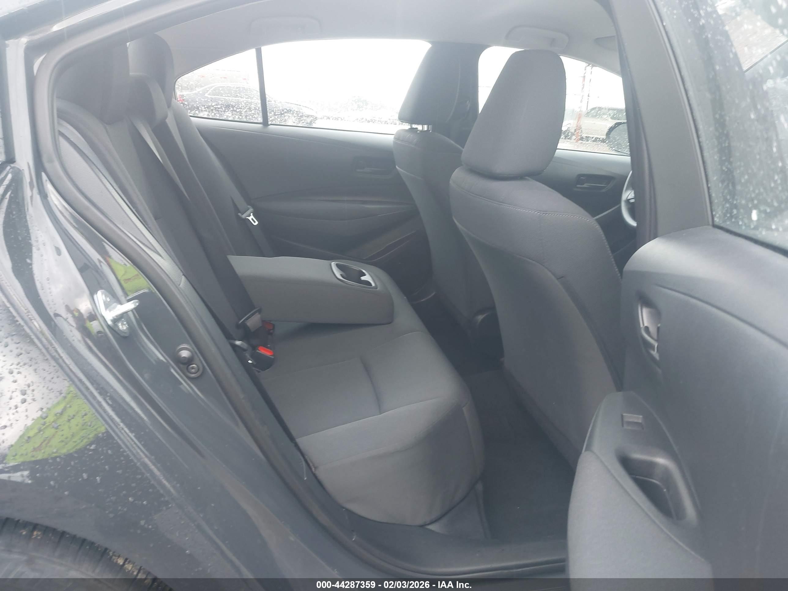 TOYOTA COROLLA image 8