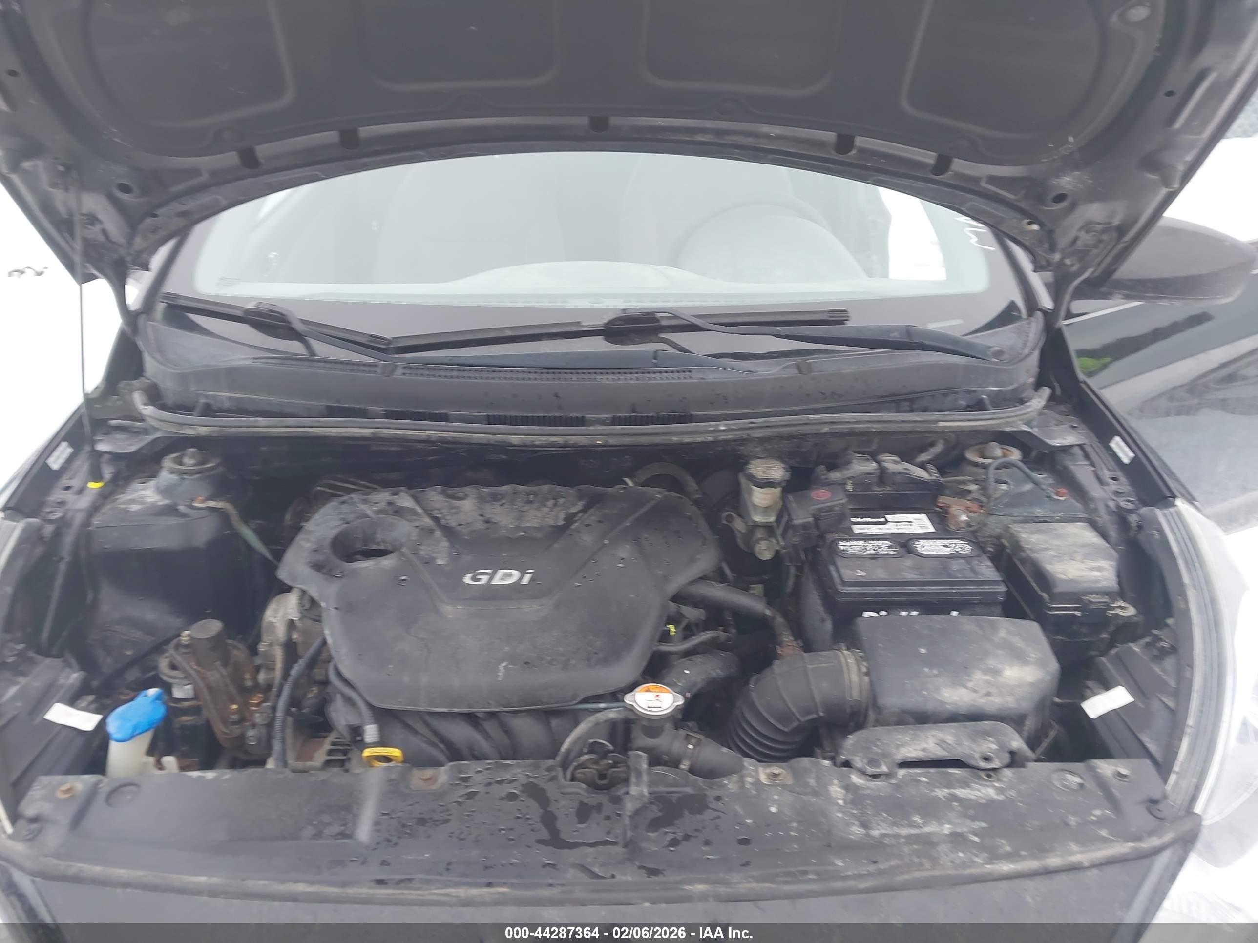 HYUNDAI ACCENT image 10