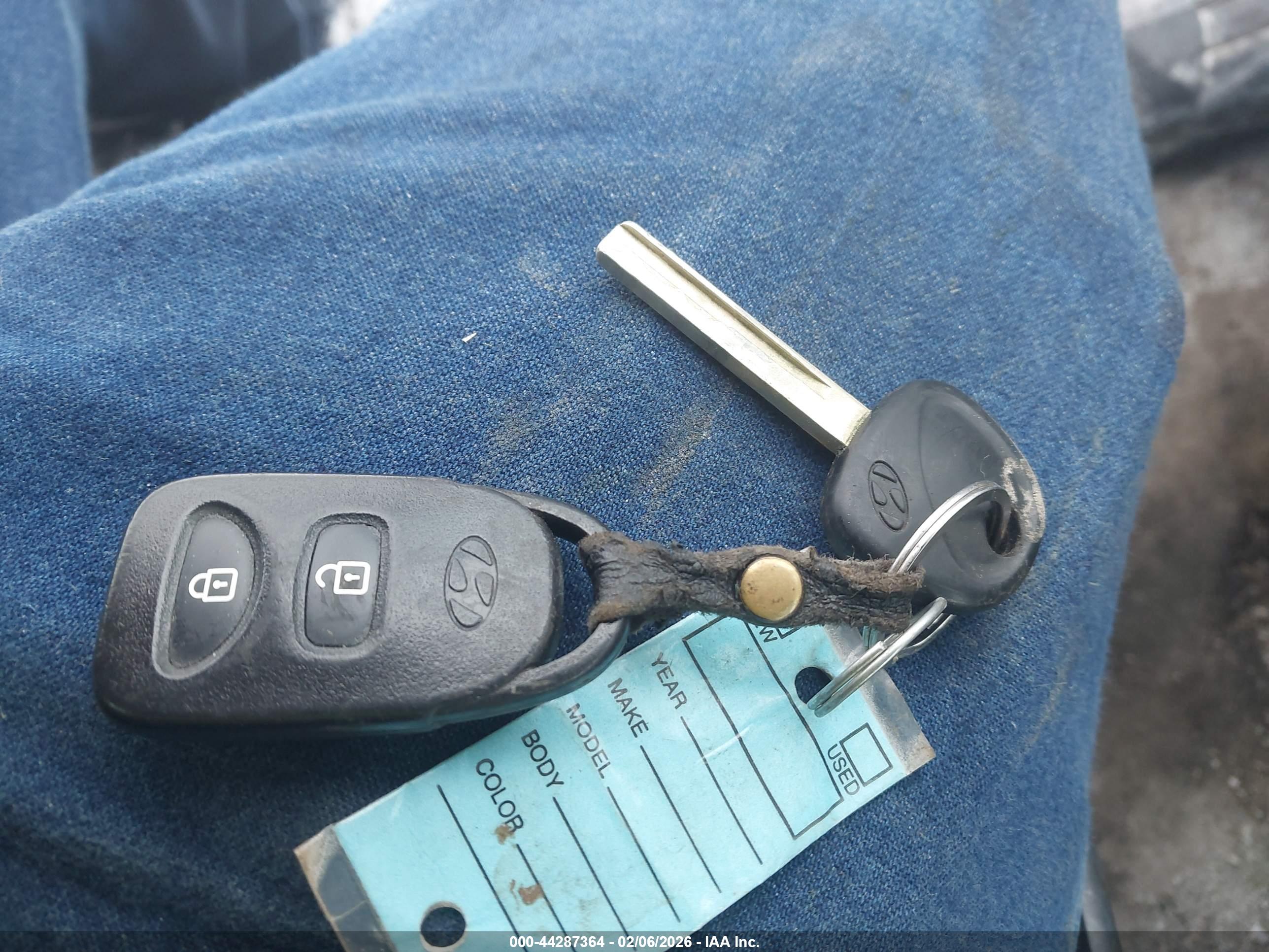 HYUNDAI ACCENT image 11