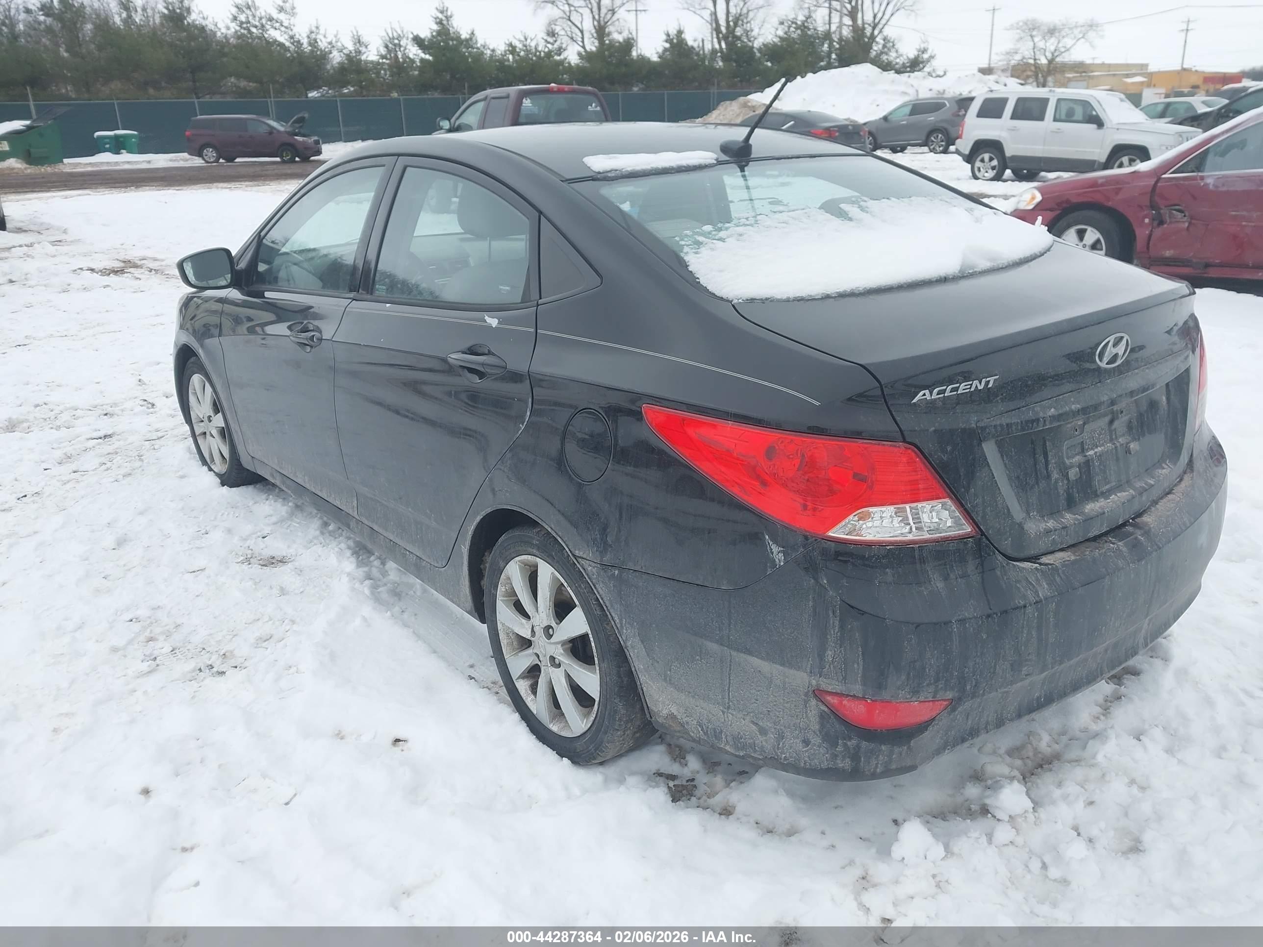 HYUNDAI ACCENT image 3