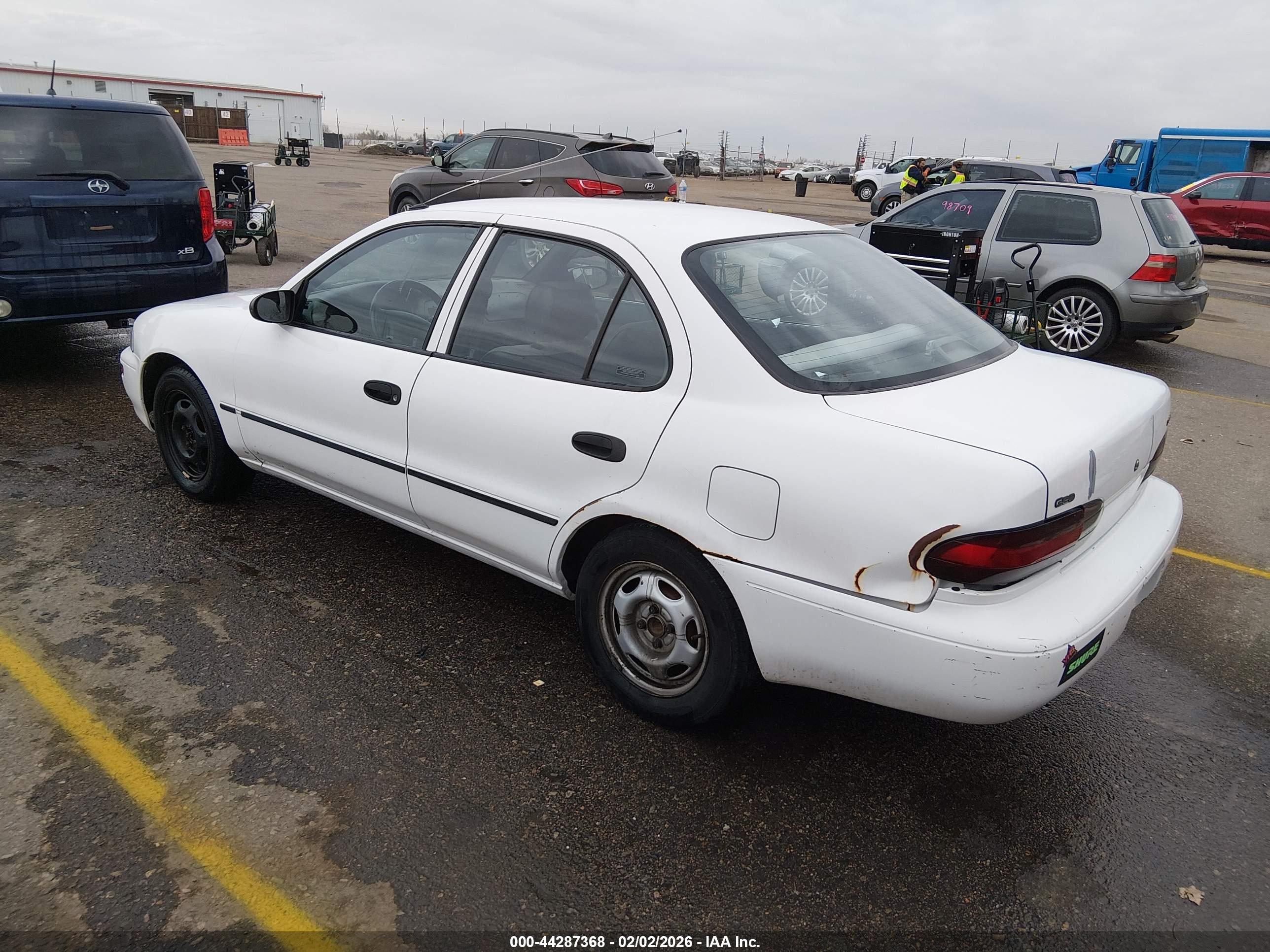 GEO PRIZM image 3