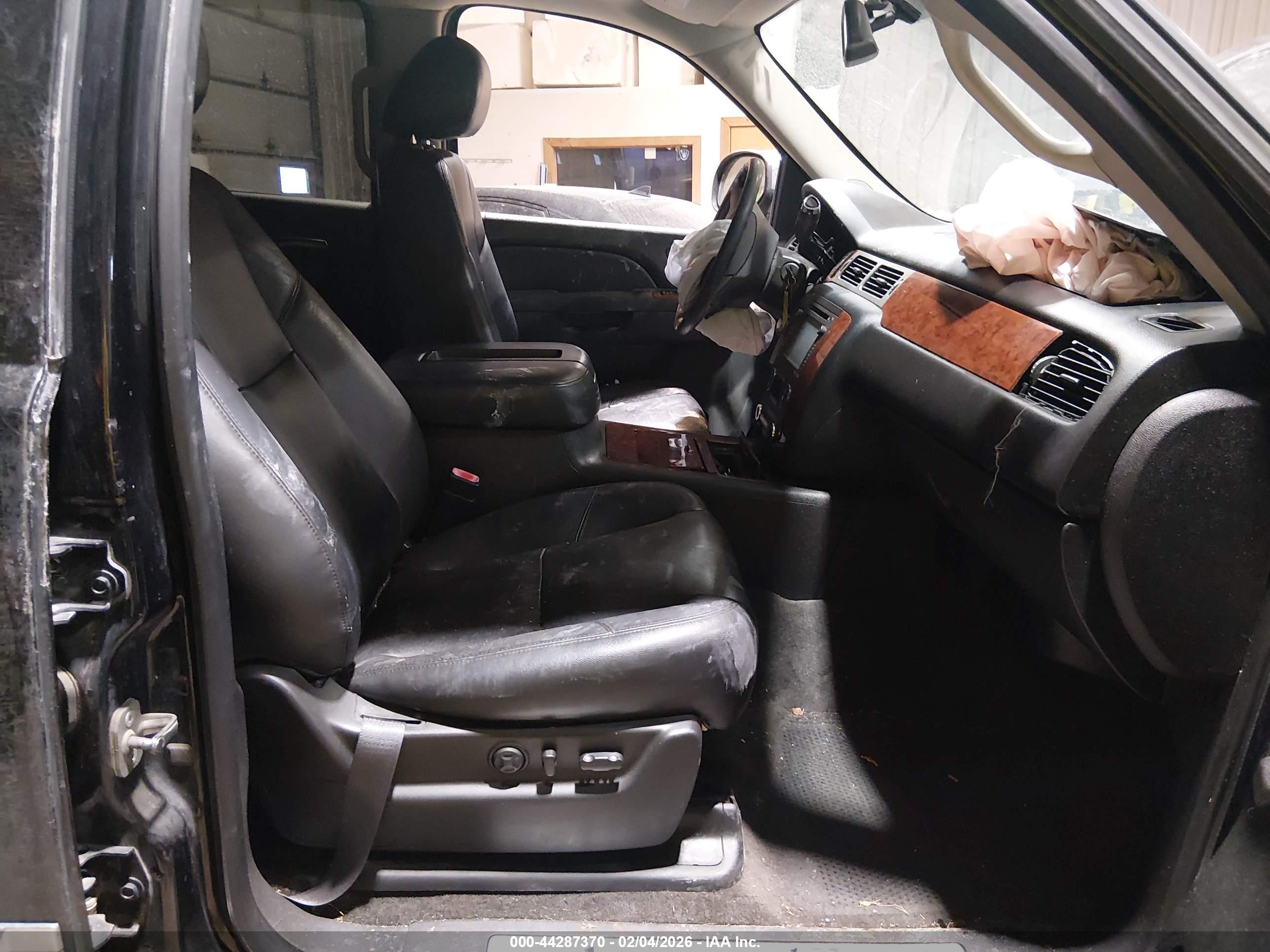 CHEVROLET TAHOE image 5