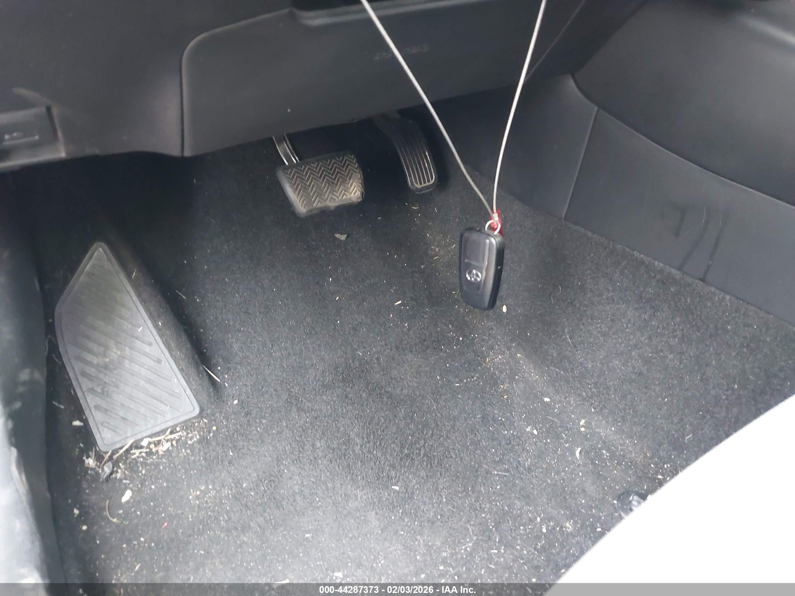 TOYOTA COROLLA image 11