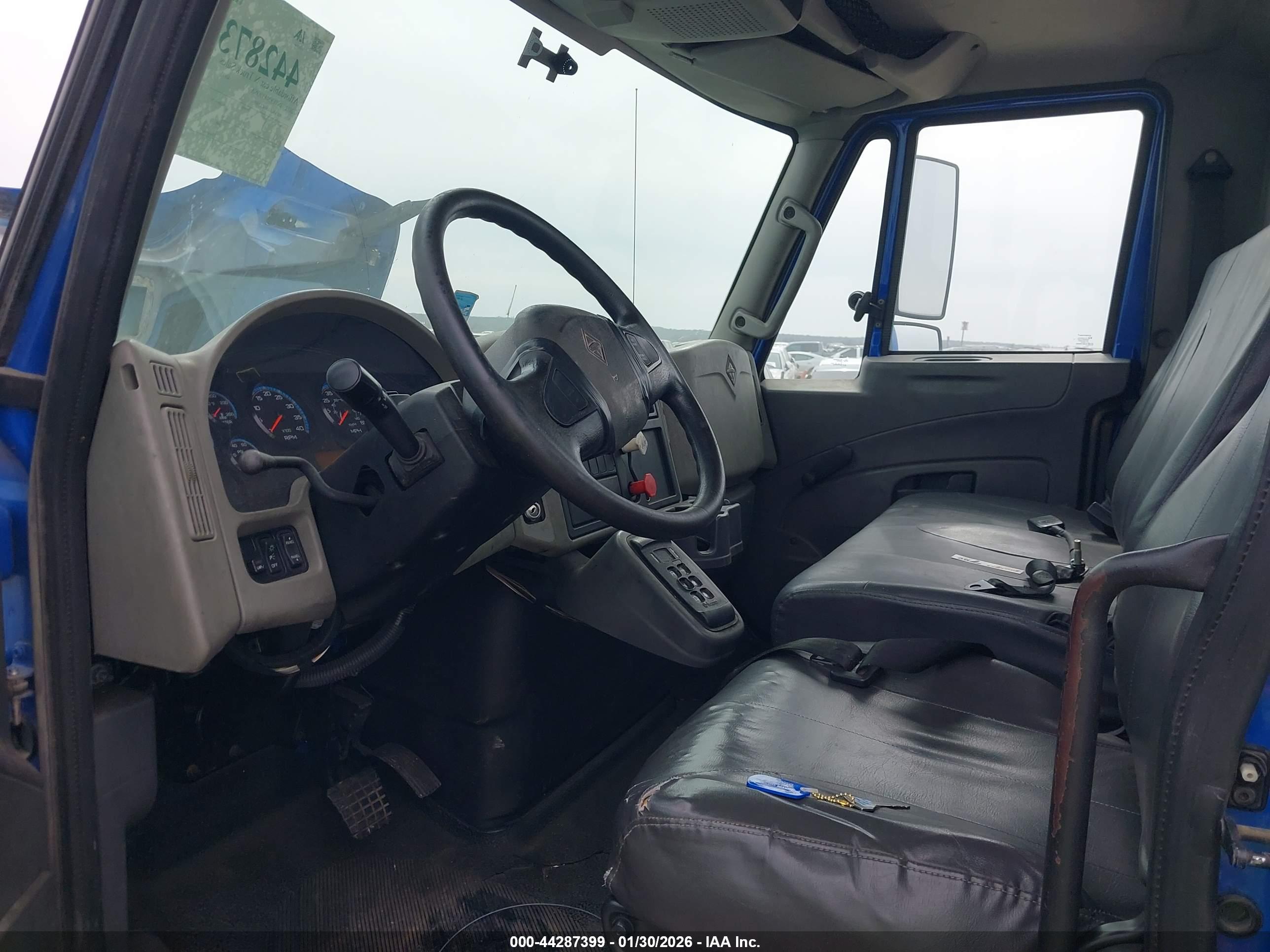 INTERNATIONAL 4000 image 8
