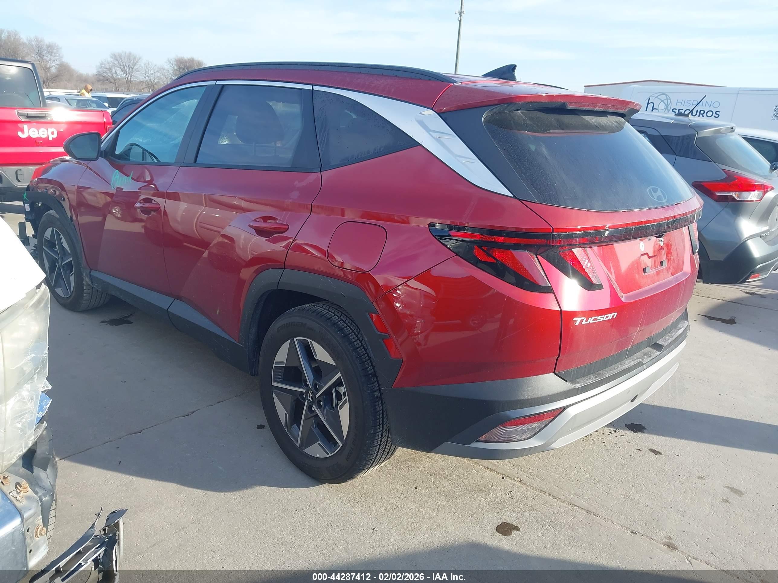 HYUNDAI TUCSON image 3