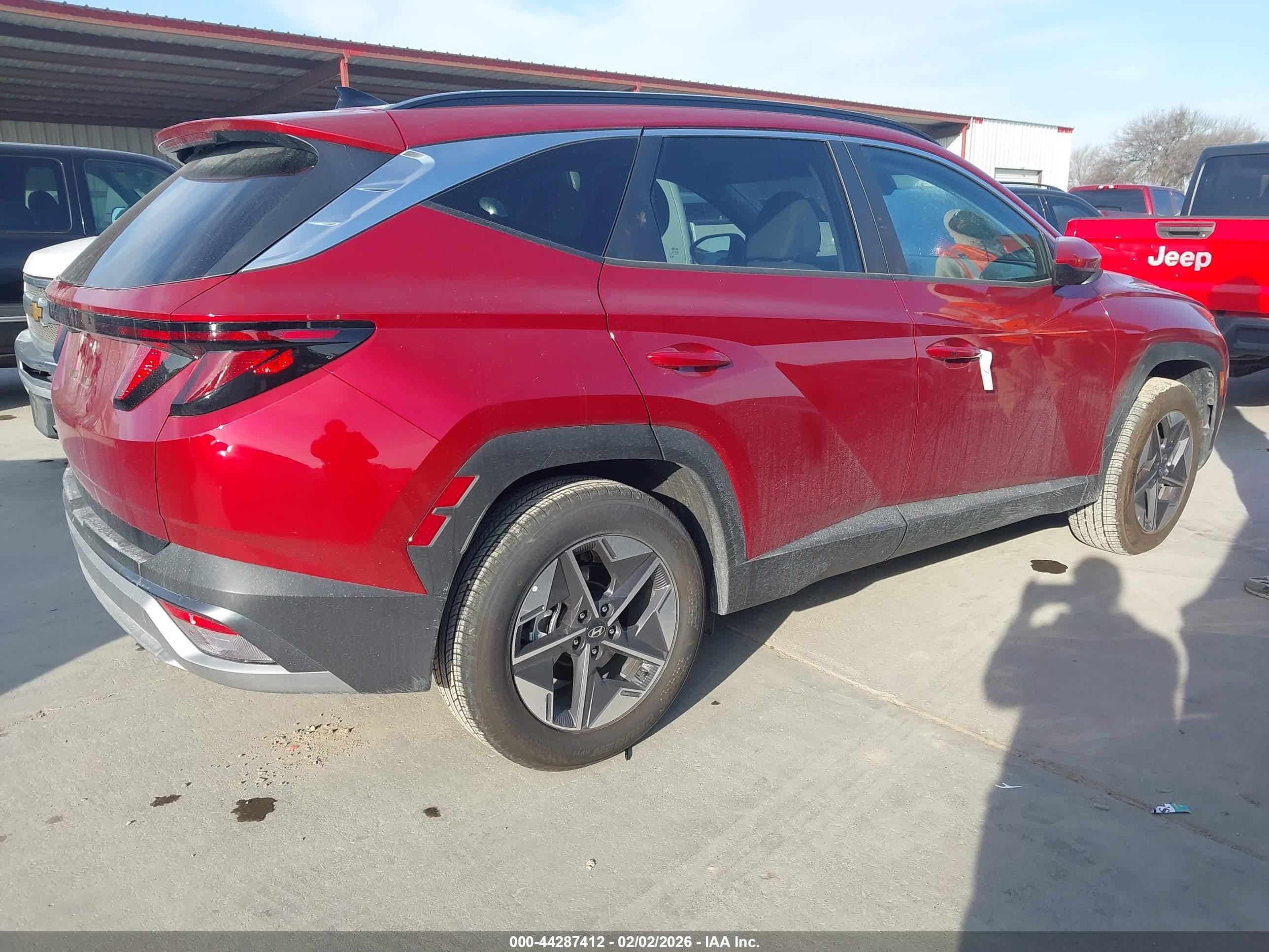 HYUNDAI TUCSON image 4