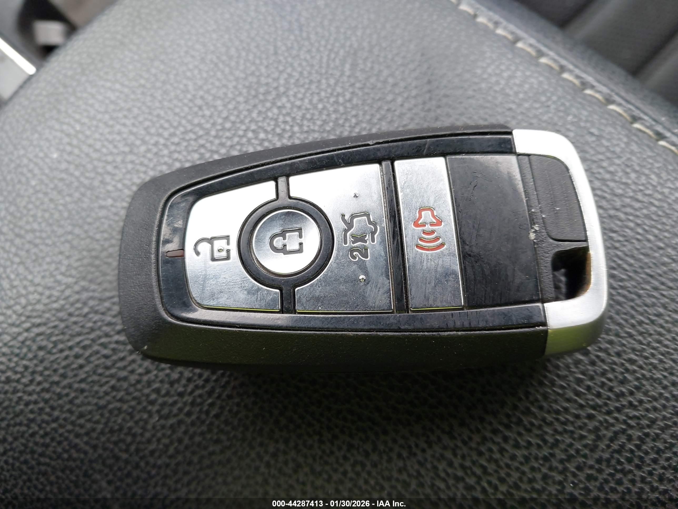 FORD FUSION image 11