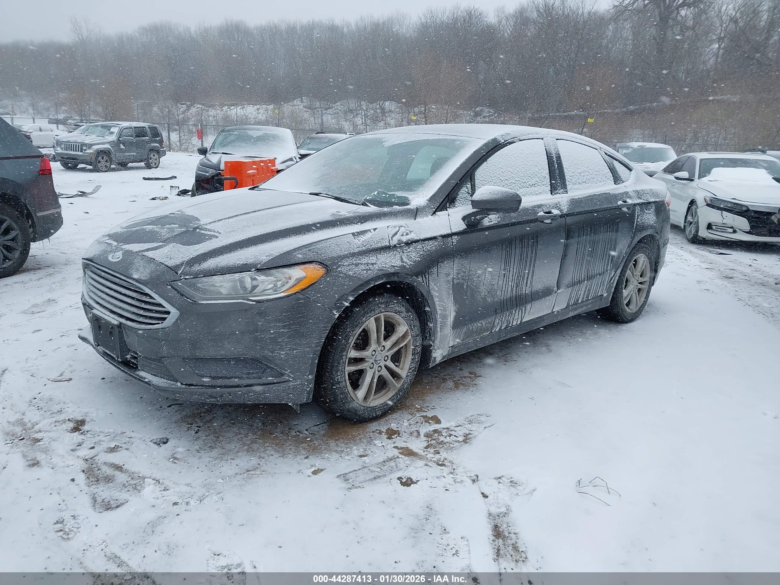 FORD FUSION image 2