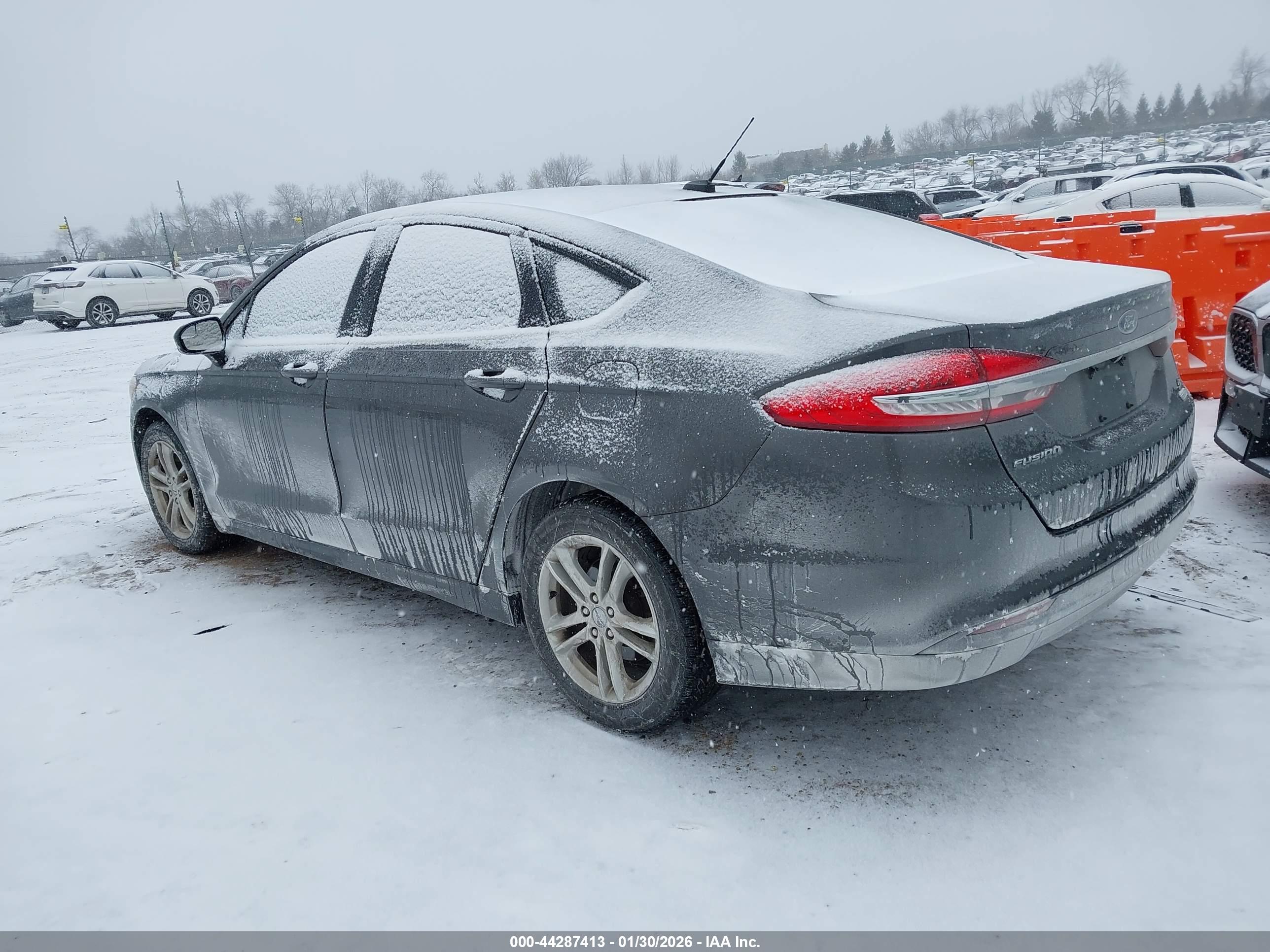 FORD FUSION image 3