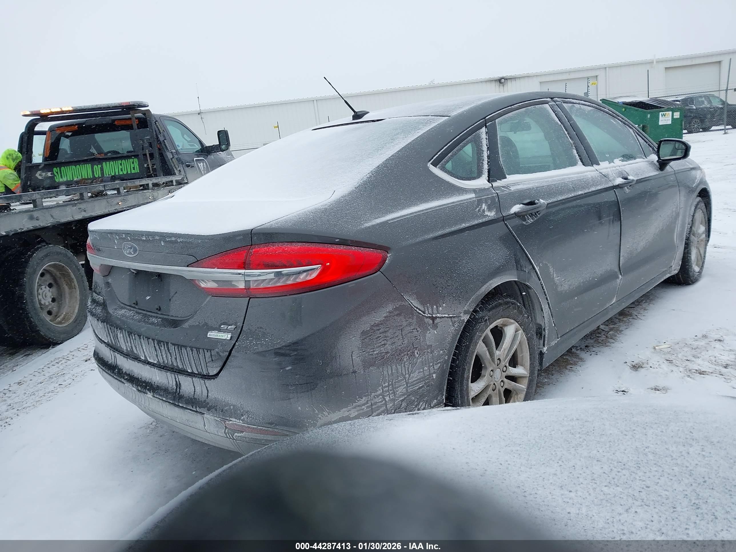 FORD FUSION image 4