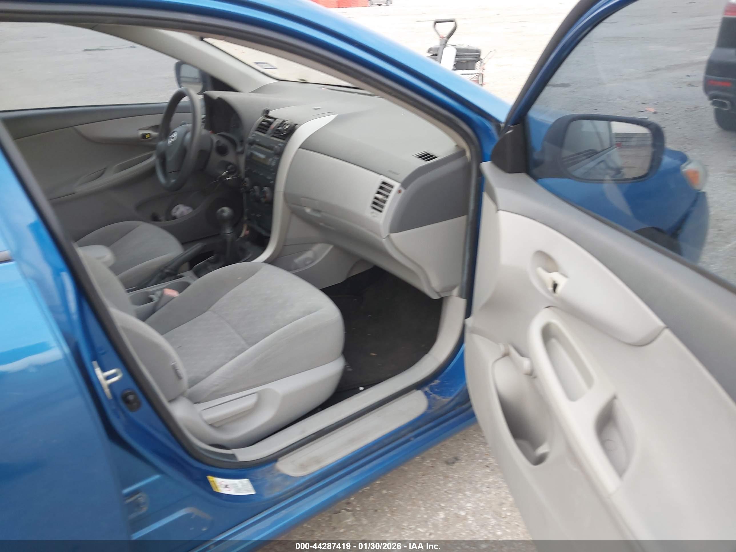 TOYOTA COROLLA image 5