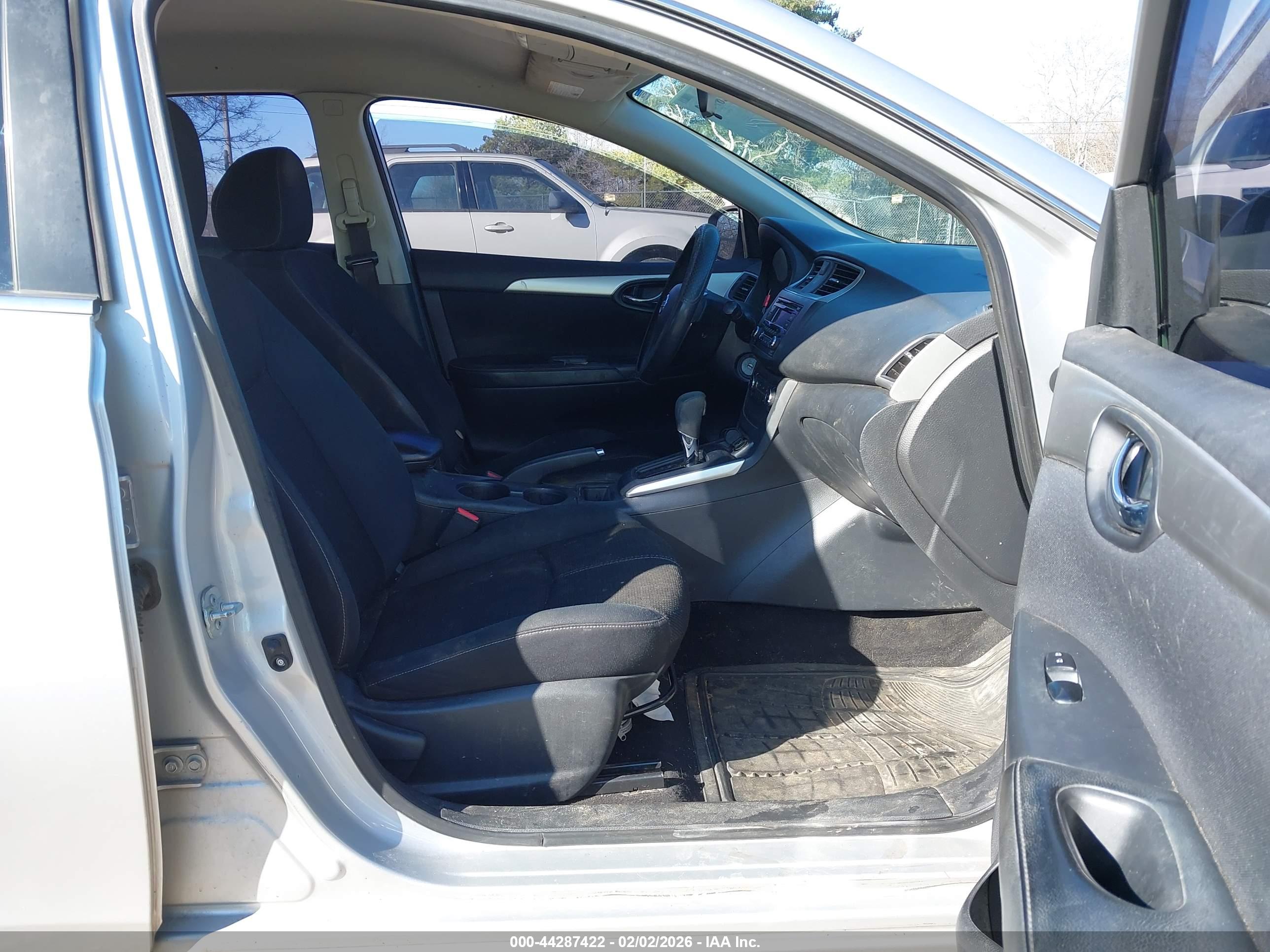 NISSAN SENTRA image 5