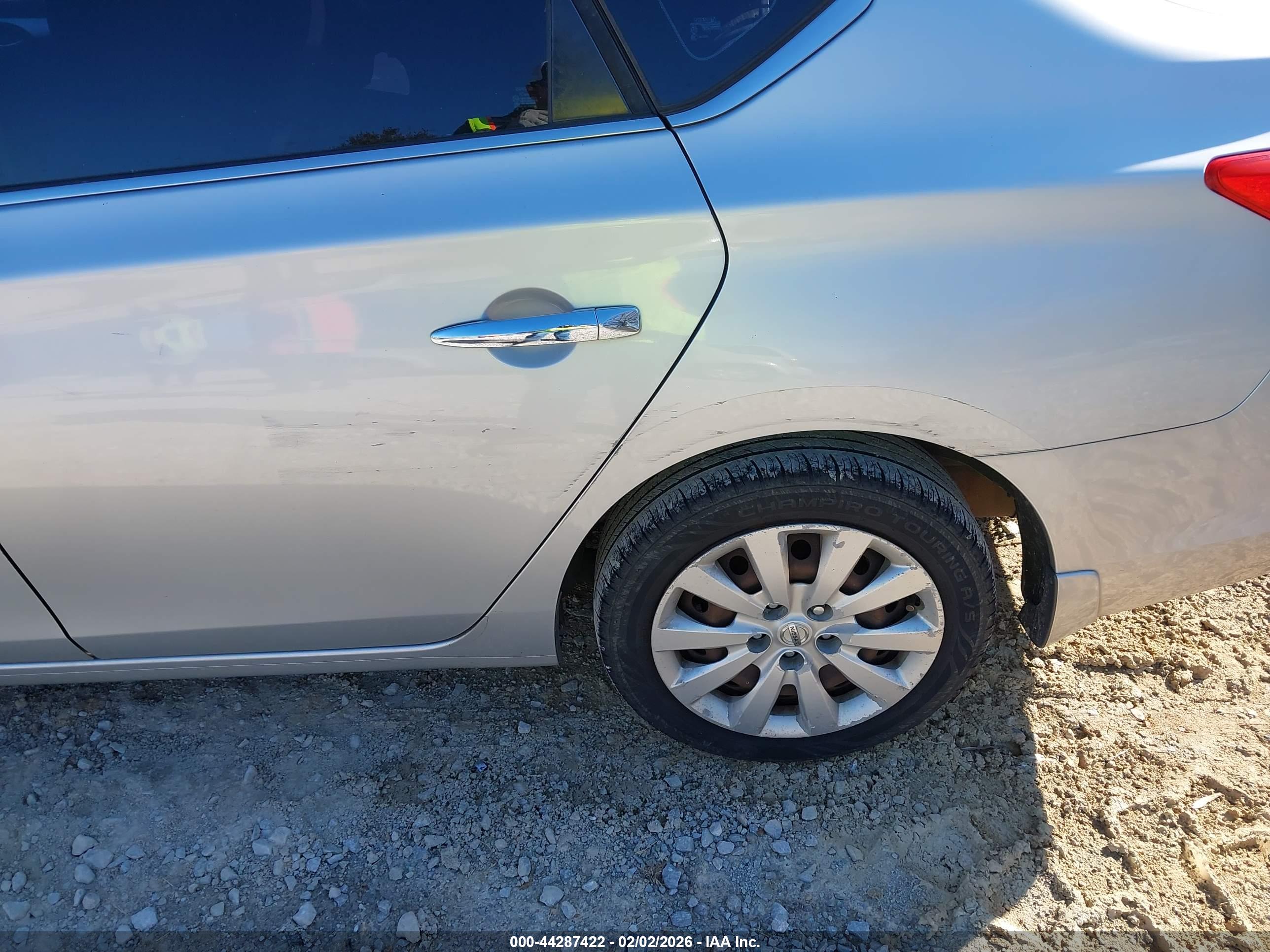 NISSAN SENTRA image 6