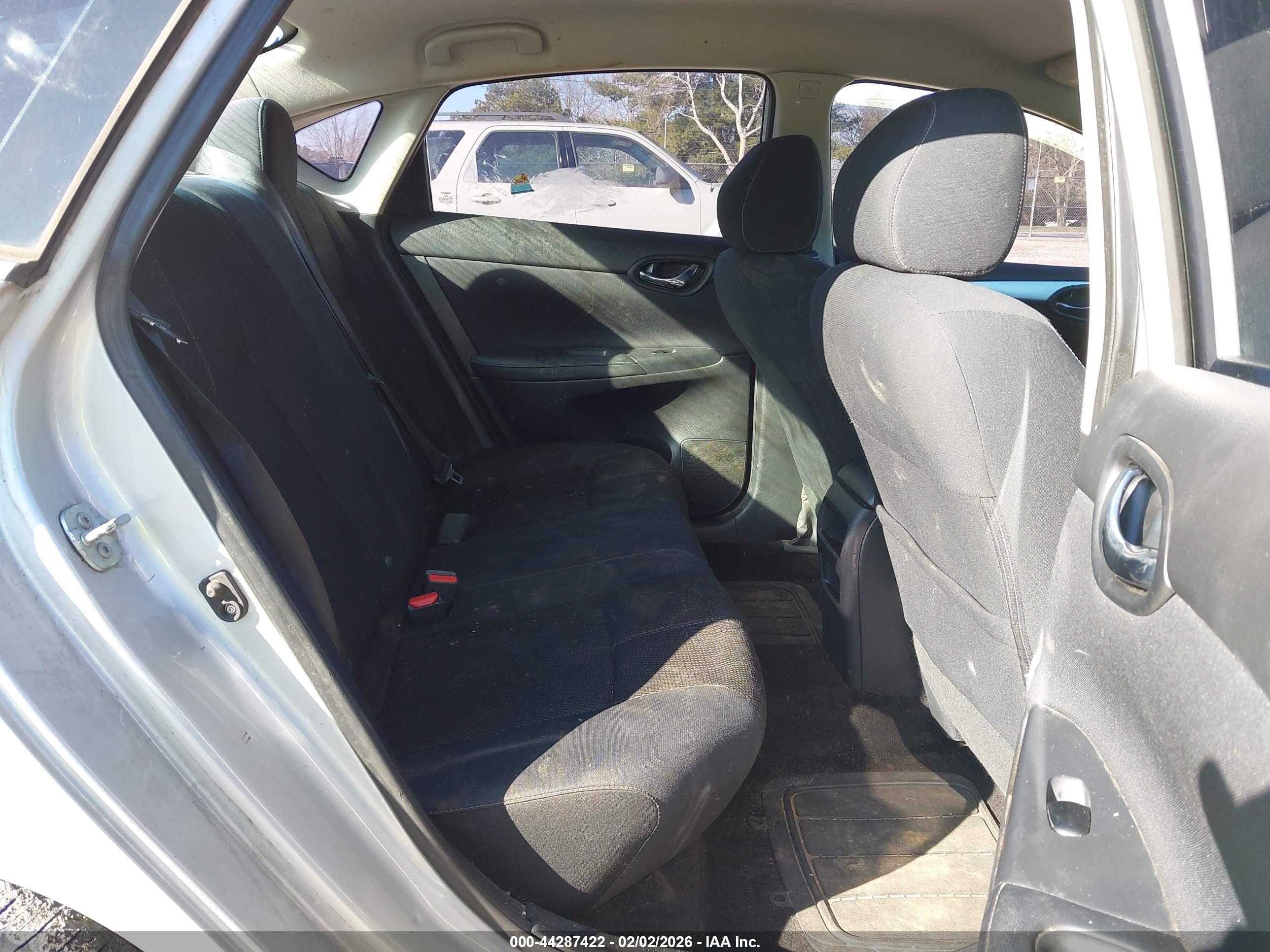 NISSAN SENTRA image 8