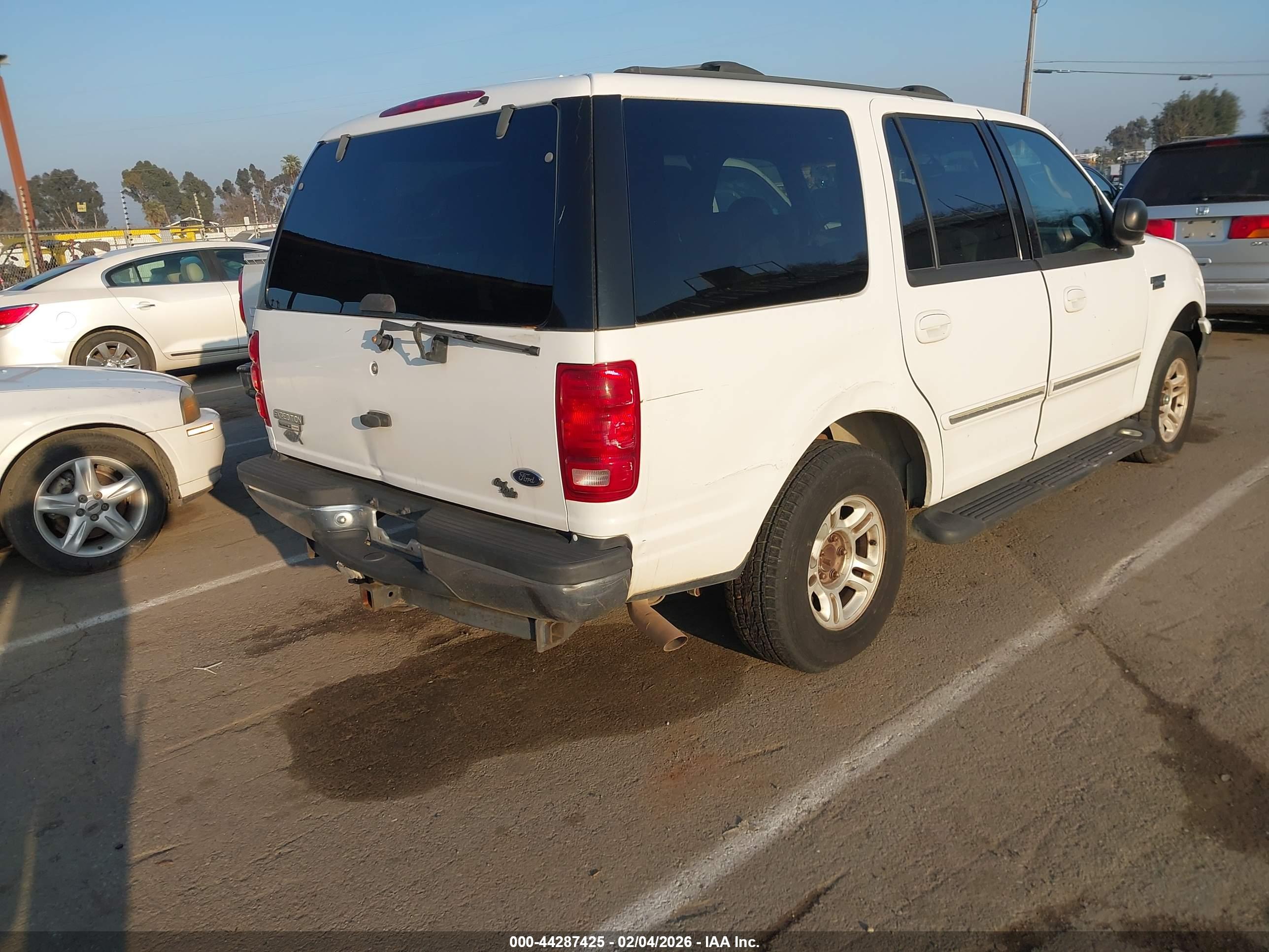 FORD EXPEDITION image 4