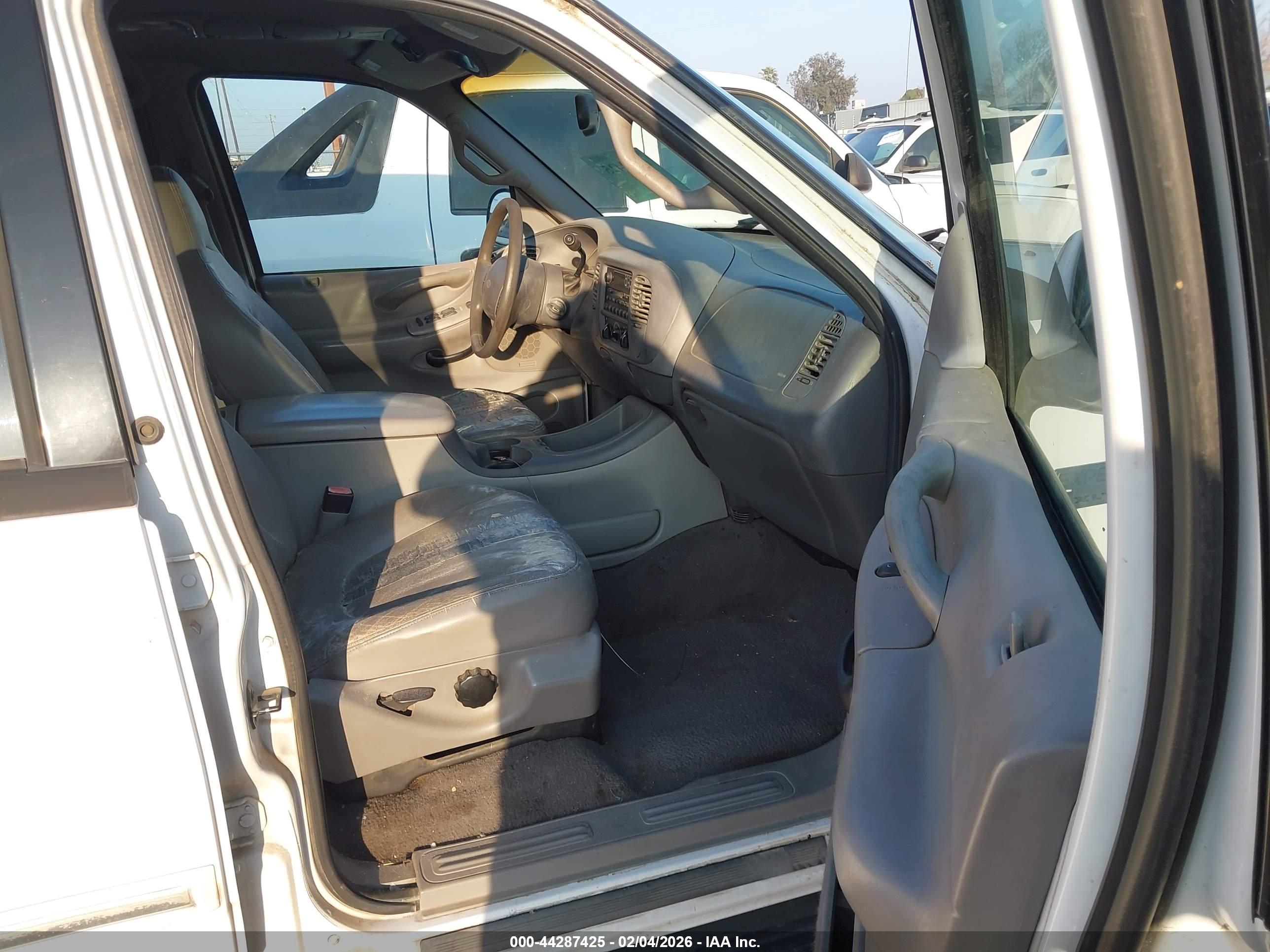 FORD EXPEDITION image 5
