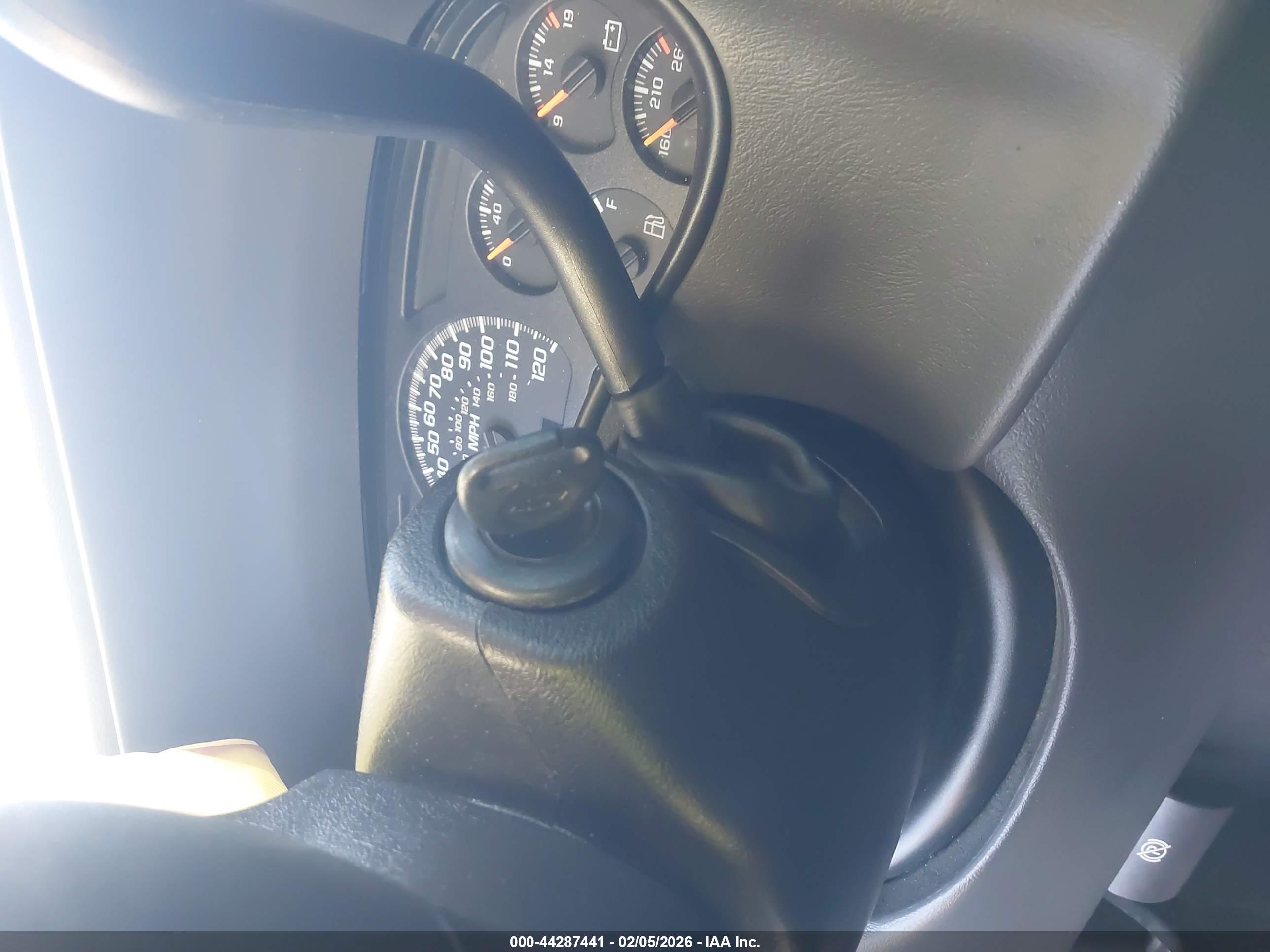 CHEVROLET SILVERADO image 11