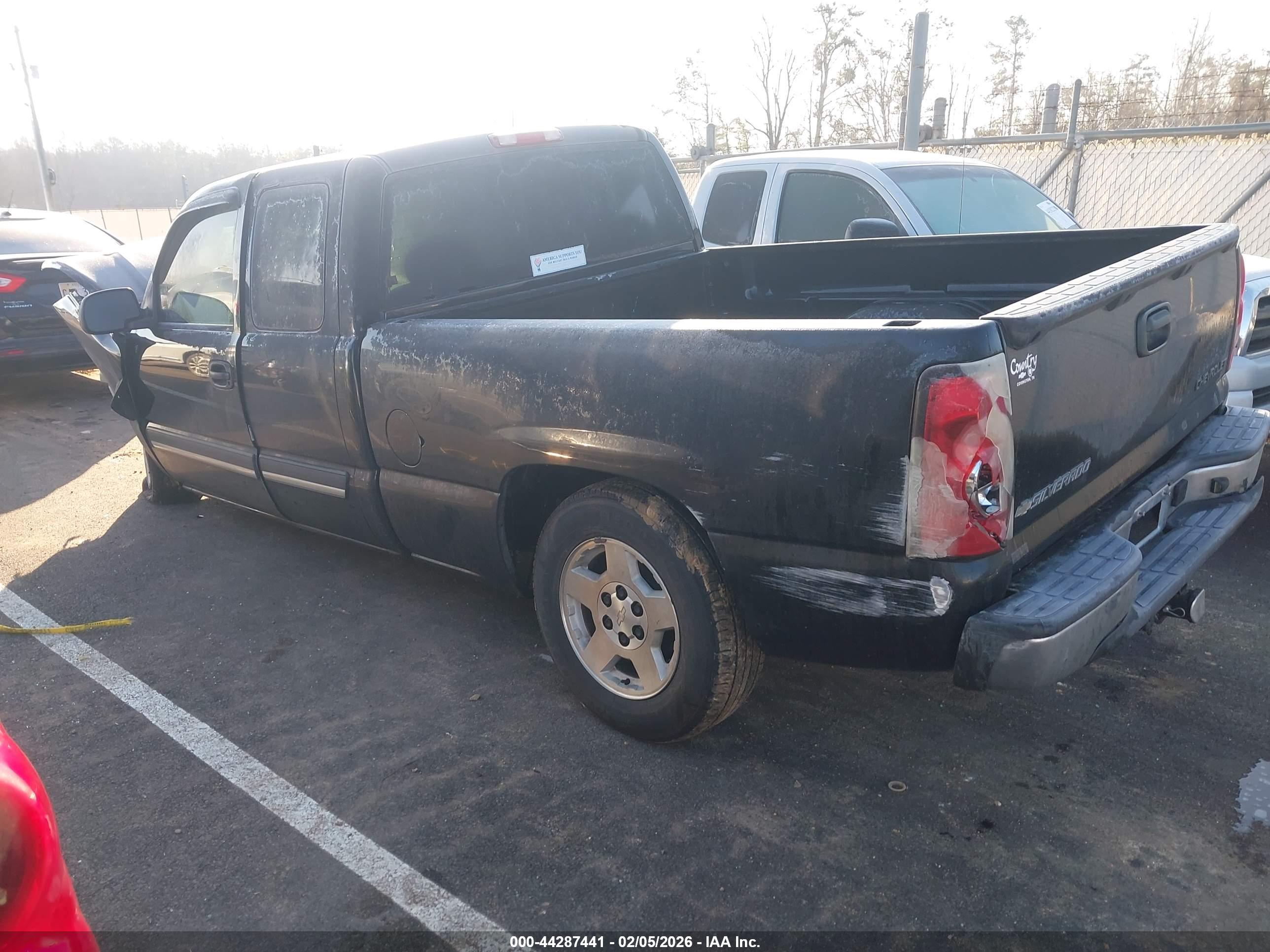 CHEVROLET SILVERADO image 3